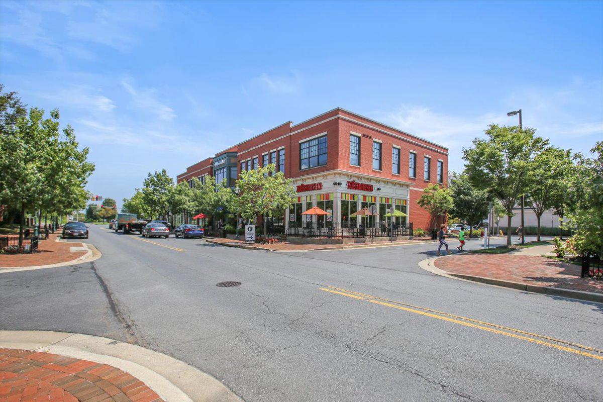 WILLOW COVE TOWNHOMES - Residential