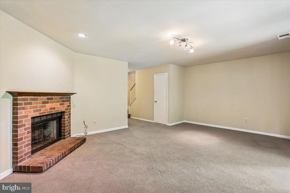 WILLOW COVE TOWNHOMES - Residential