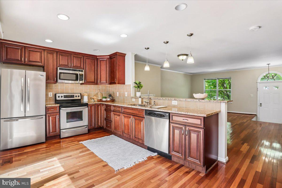WILLOW COVE TOWNHOMES - Residential