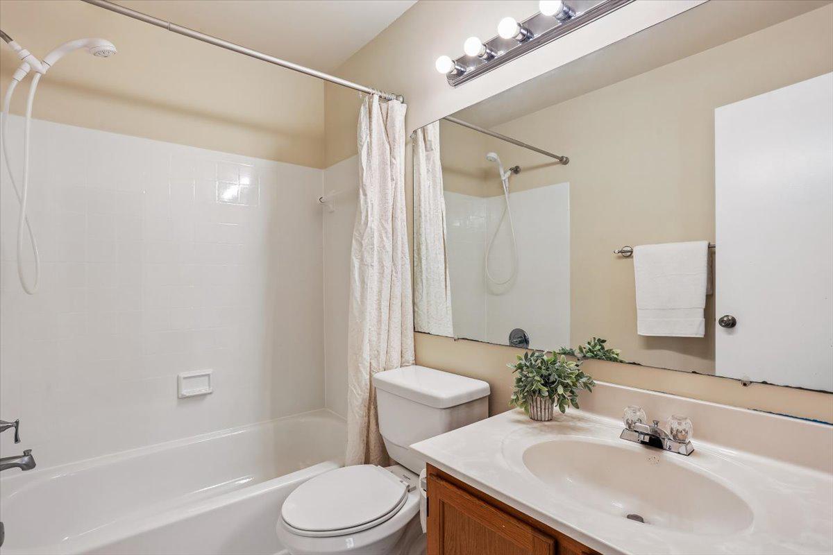 WILLOW COVE TOWNHOMES - Residential