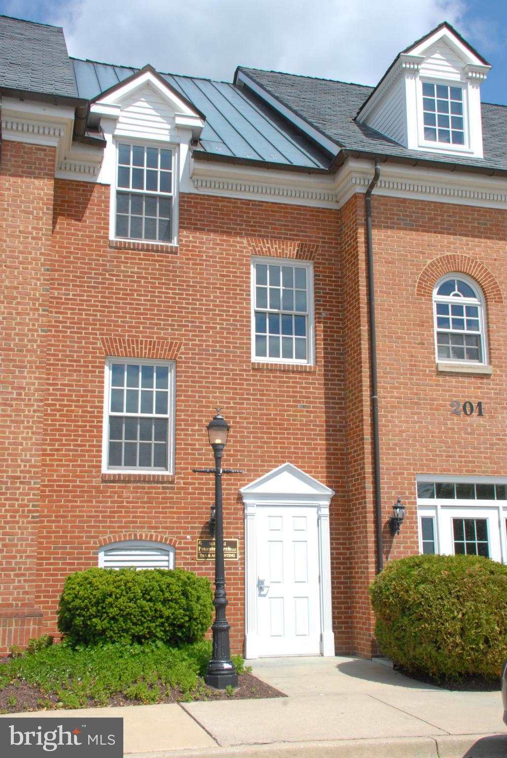 CENTENNIAL SQUARE - Residential Lease