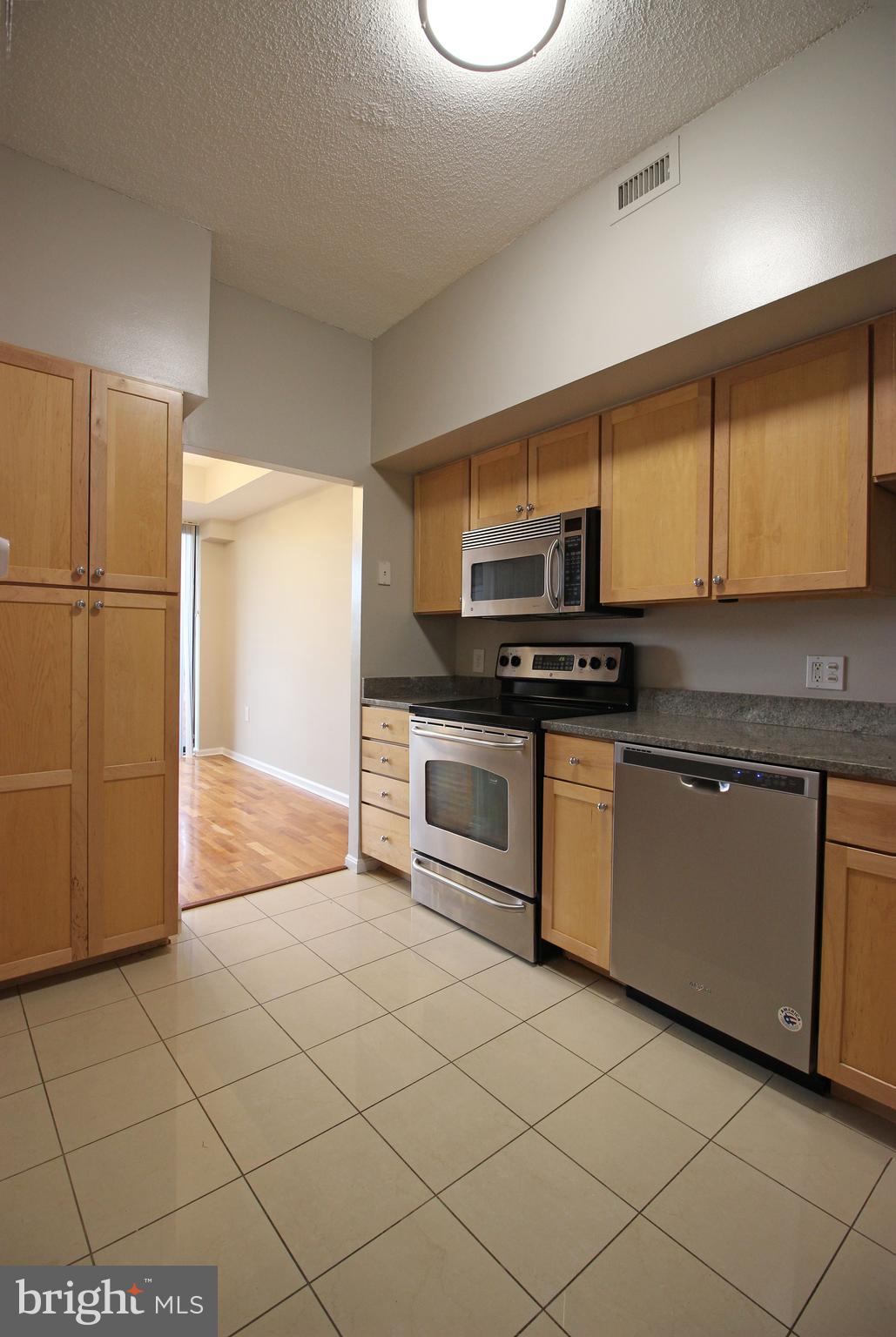 RENAISSANCE - Residential Lease