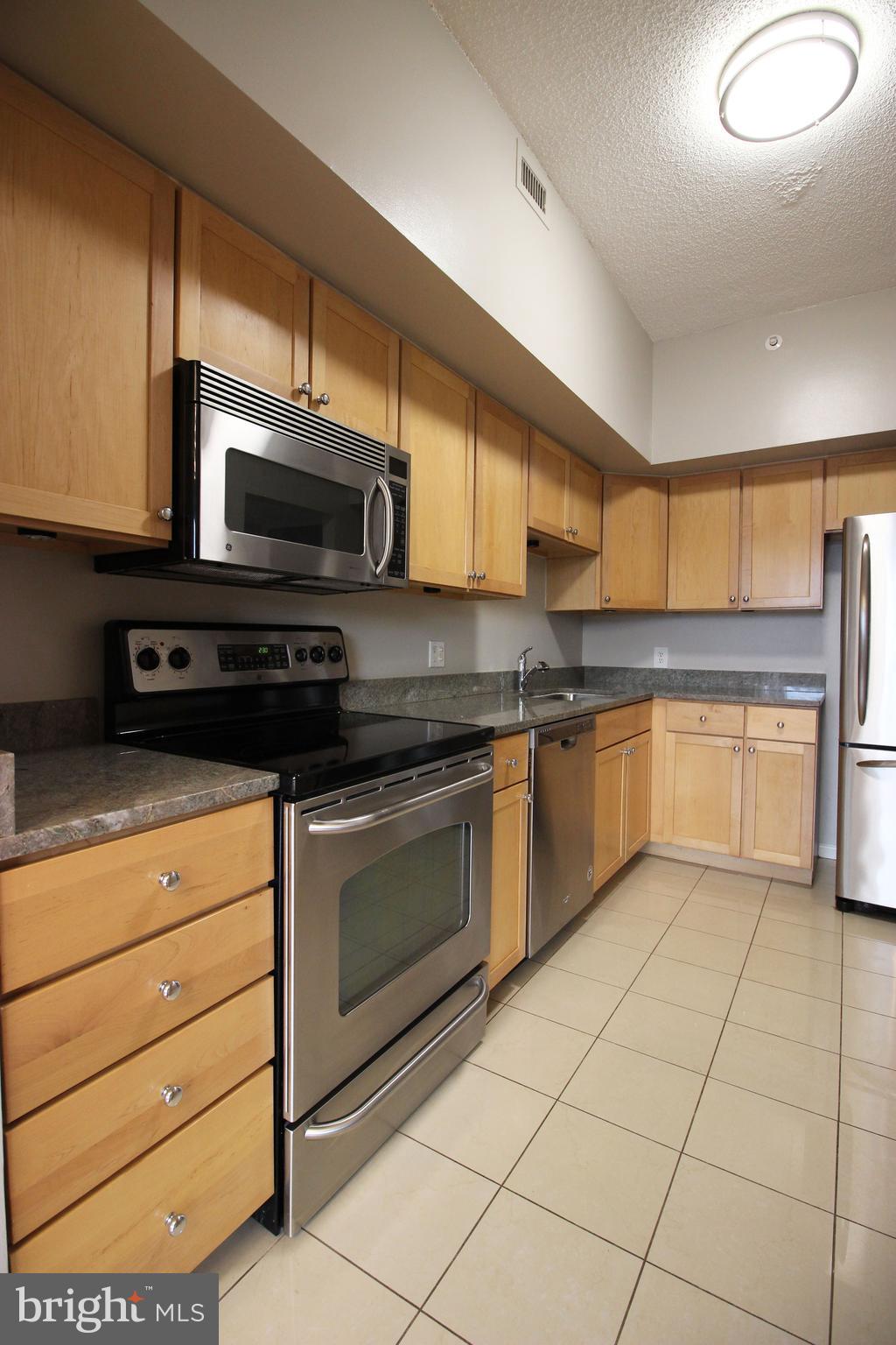 RENAISSANCE - Residential Lease