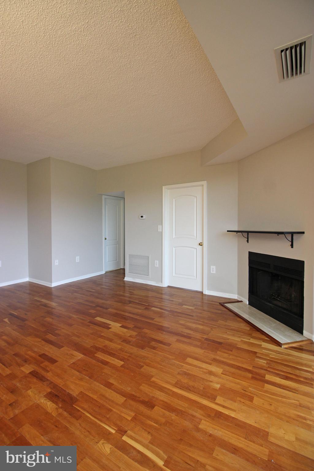 RENAISSANCE - Residential Lease