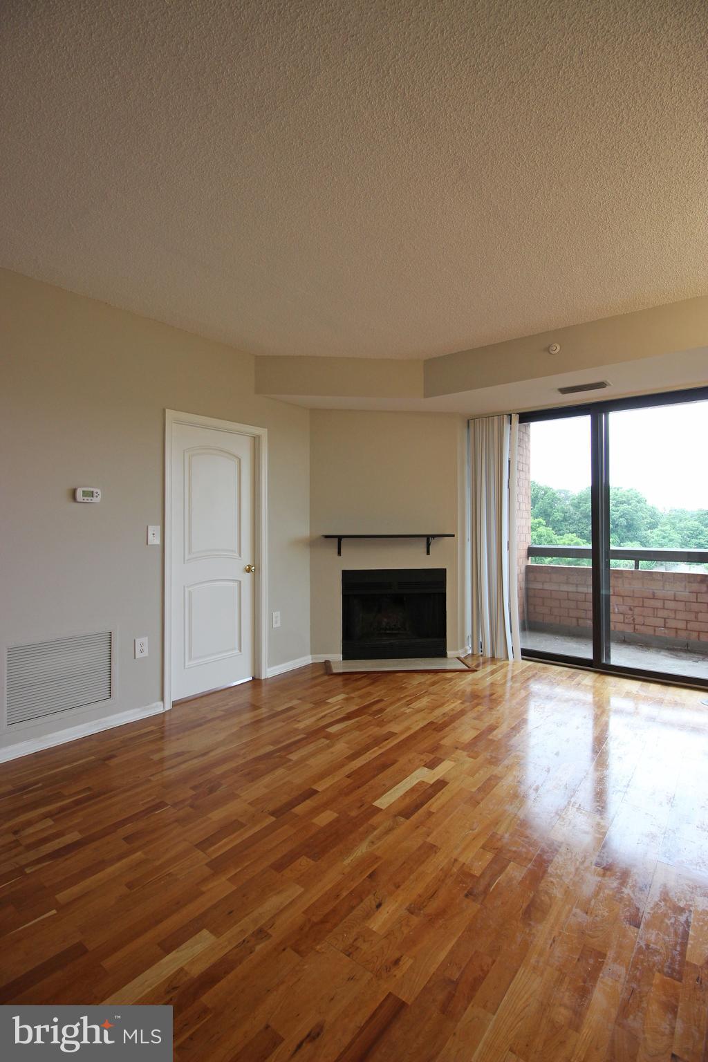 RENAISSANCE - Residential Lease