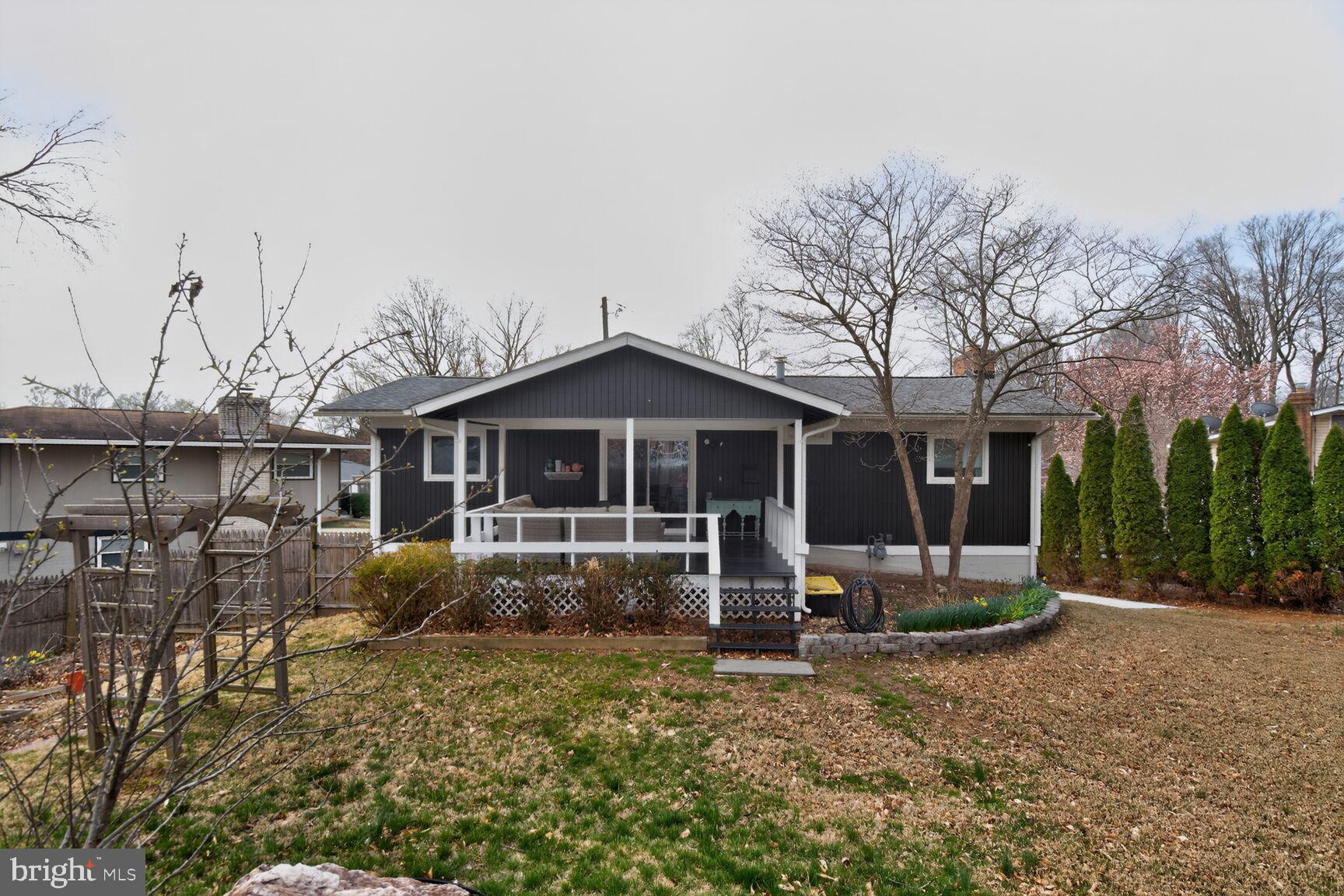 MANOR WOODS - Residential