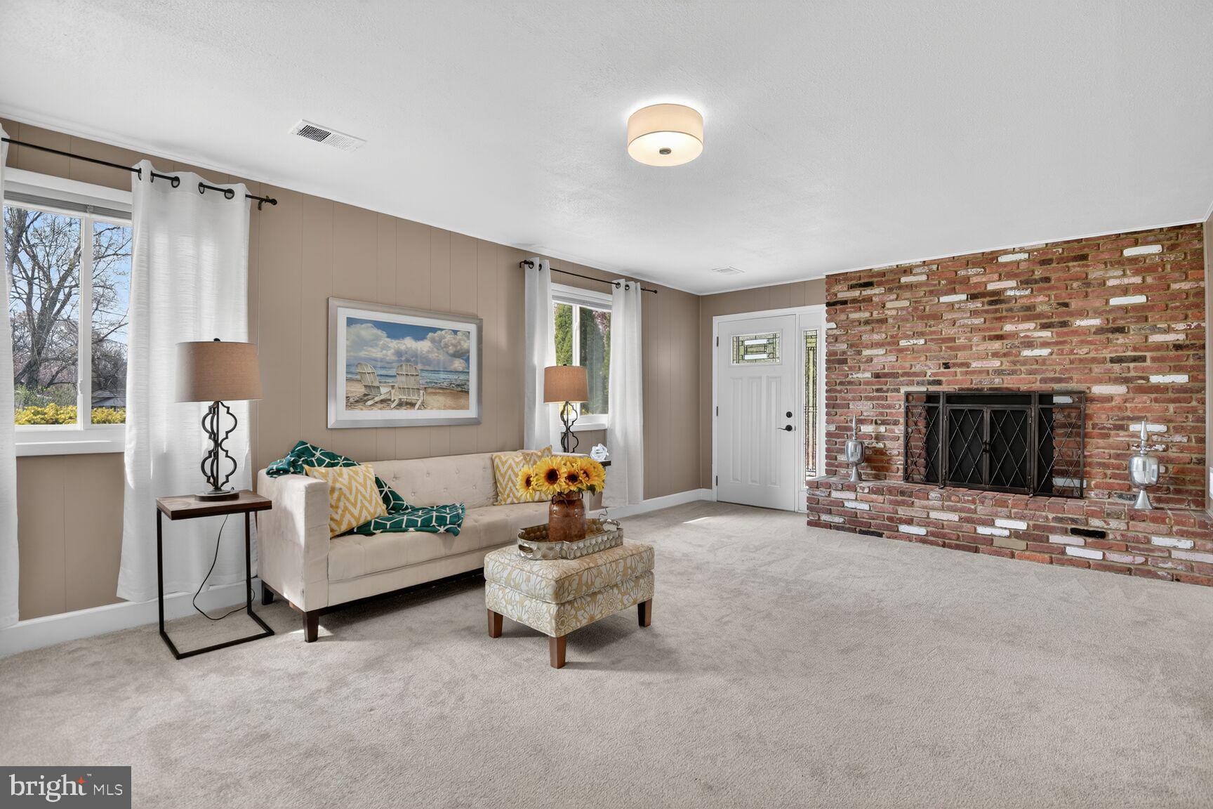 MANOR WOODS - Residential