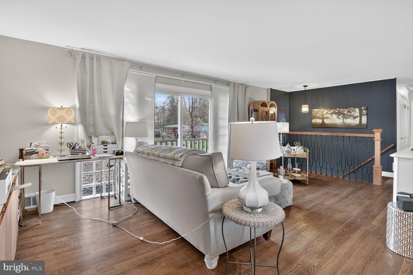 MANOR WOODS - Residential