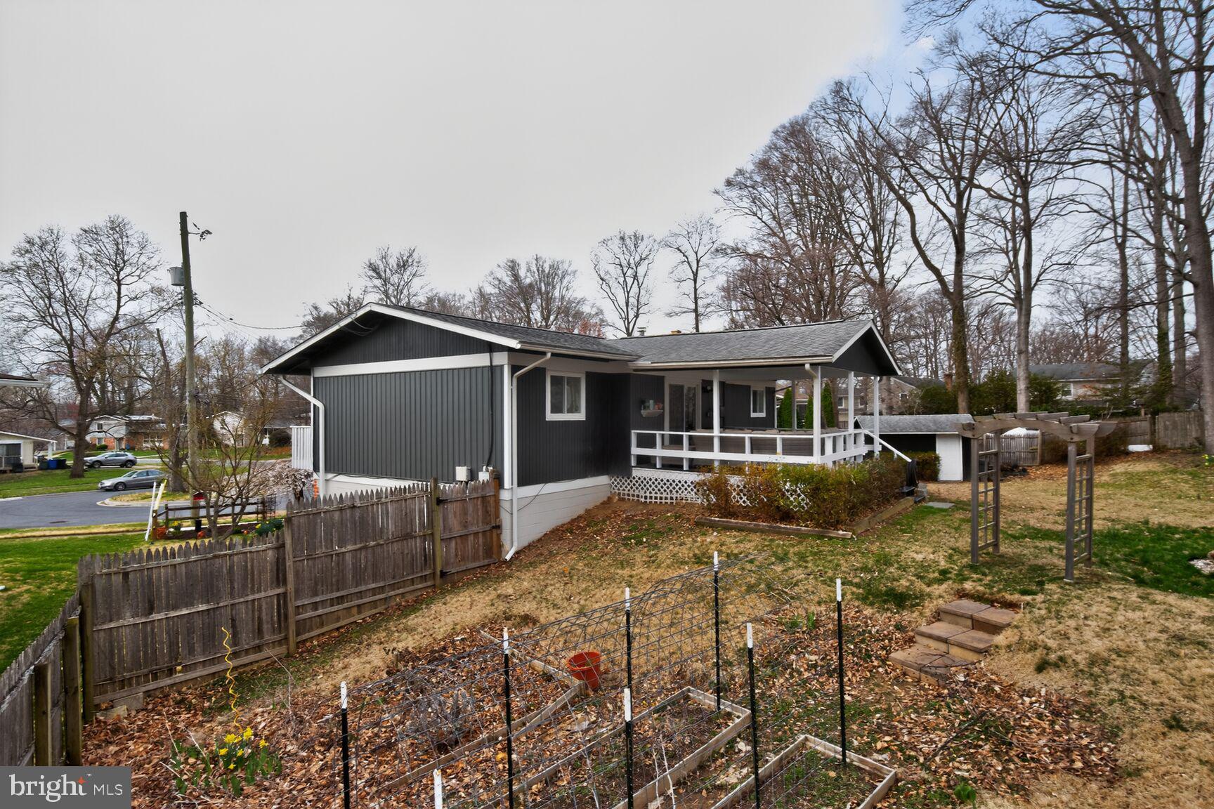 MANOR WOODS - Residential