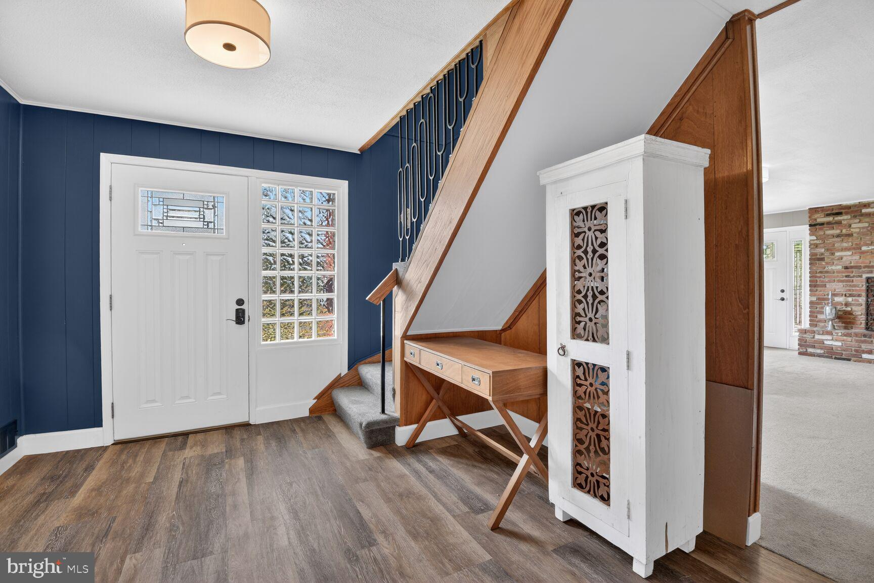 MANOR WOODS - Residential