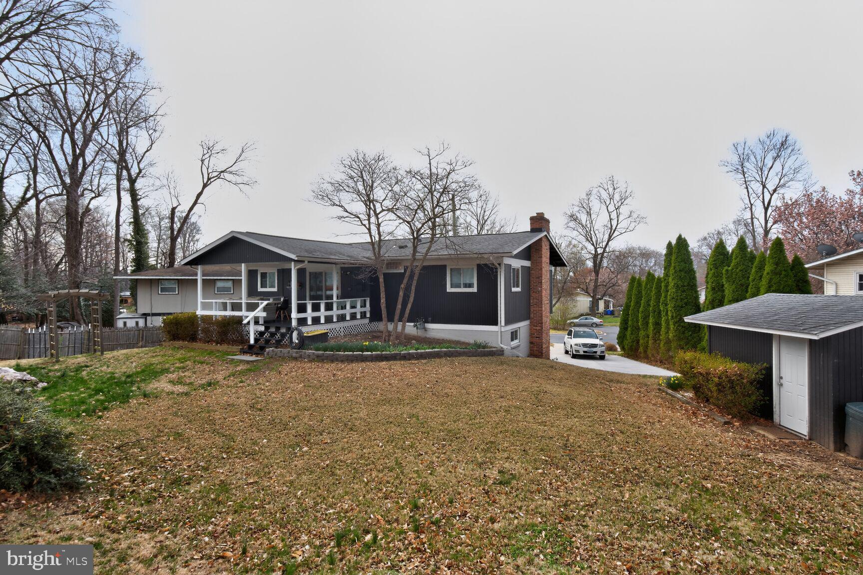 MANOR WOODS - Residential