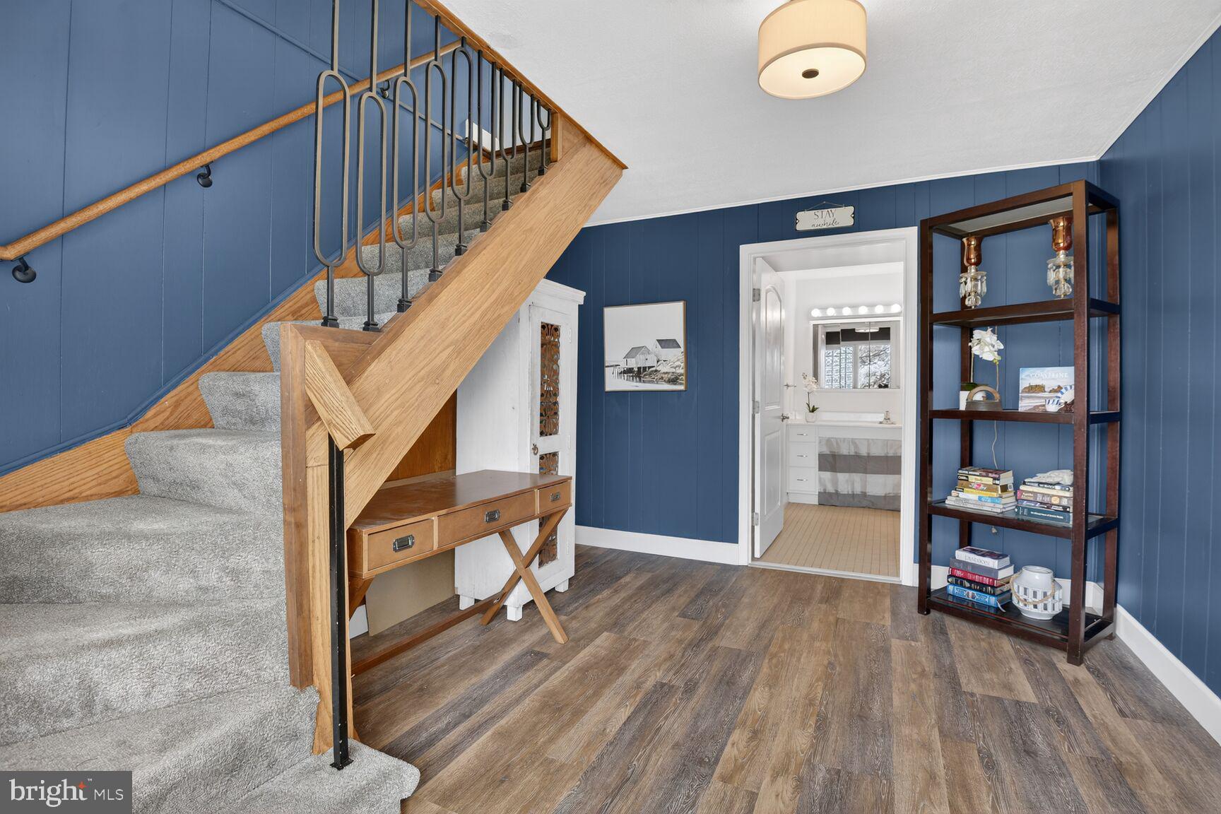 MANOR WOODS - Residential
