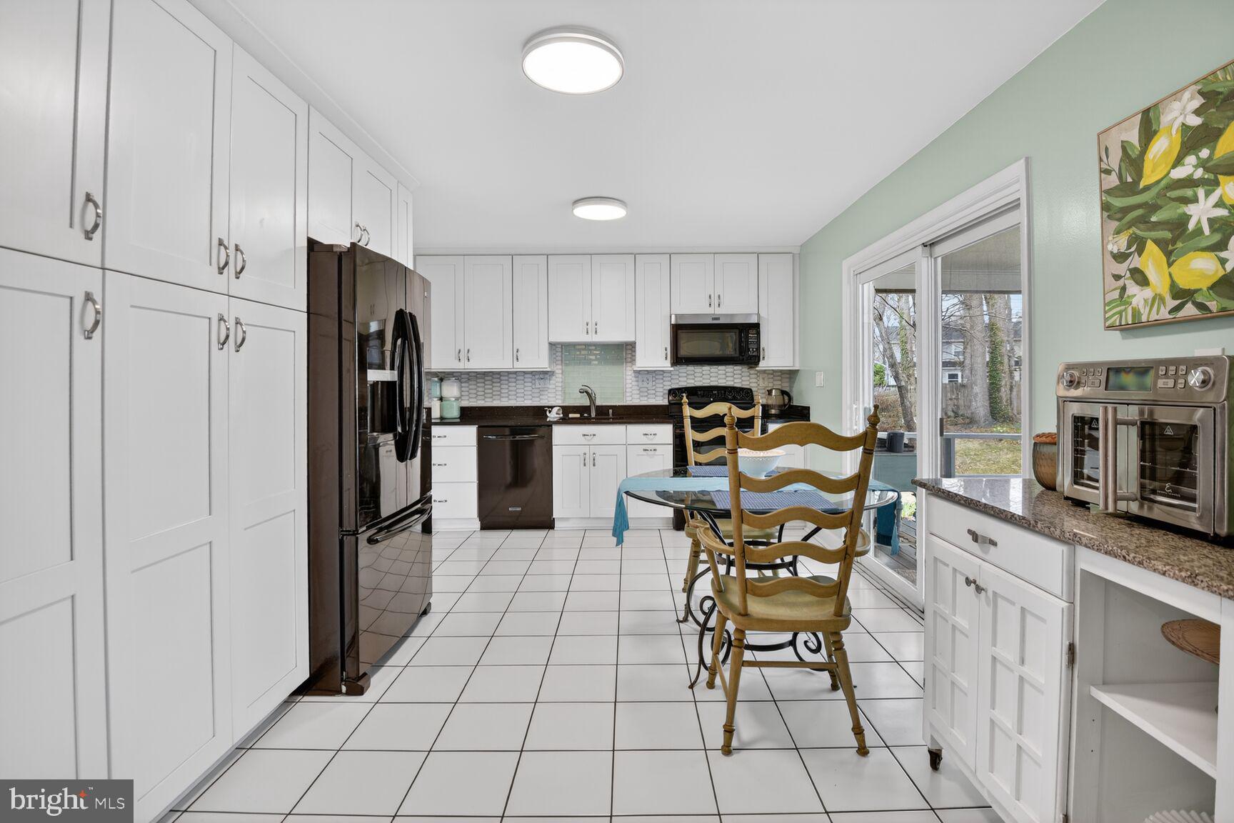 MANOR WOODS - Residential