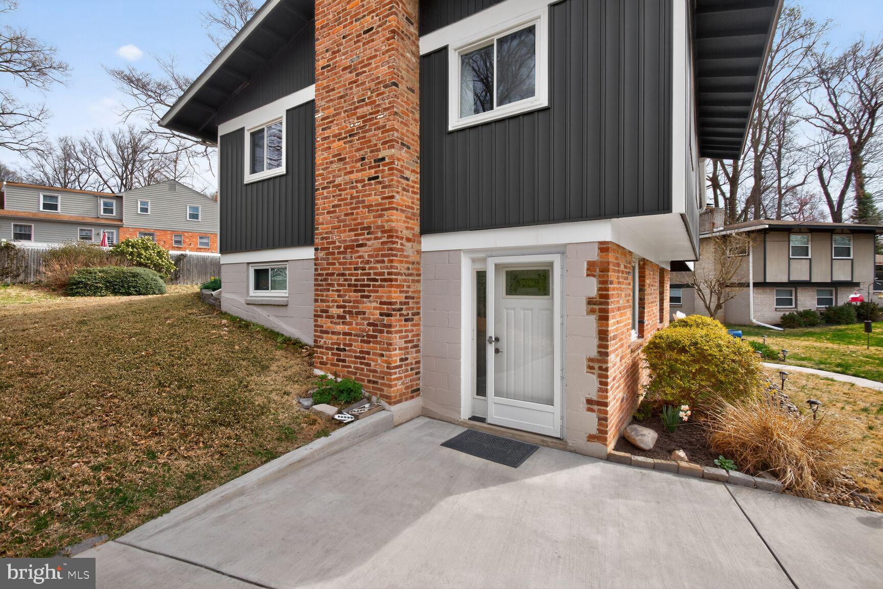 MANOR WOODS - Residential