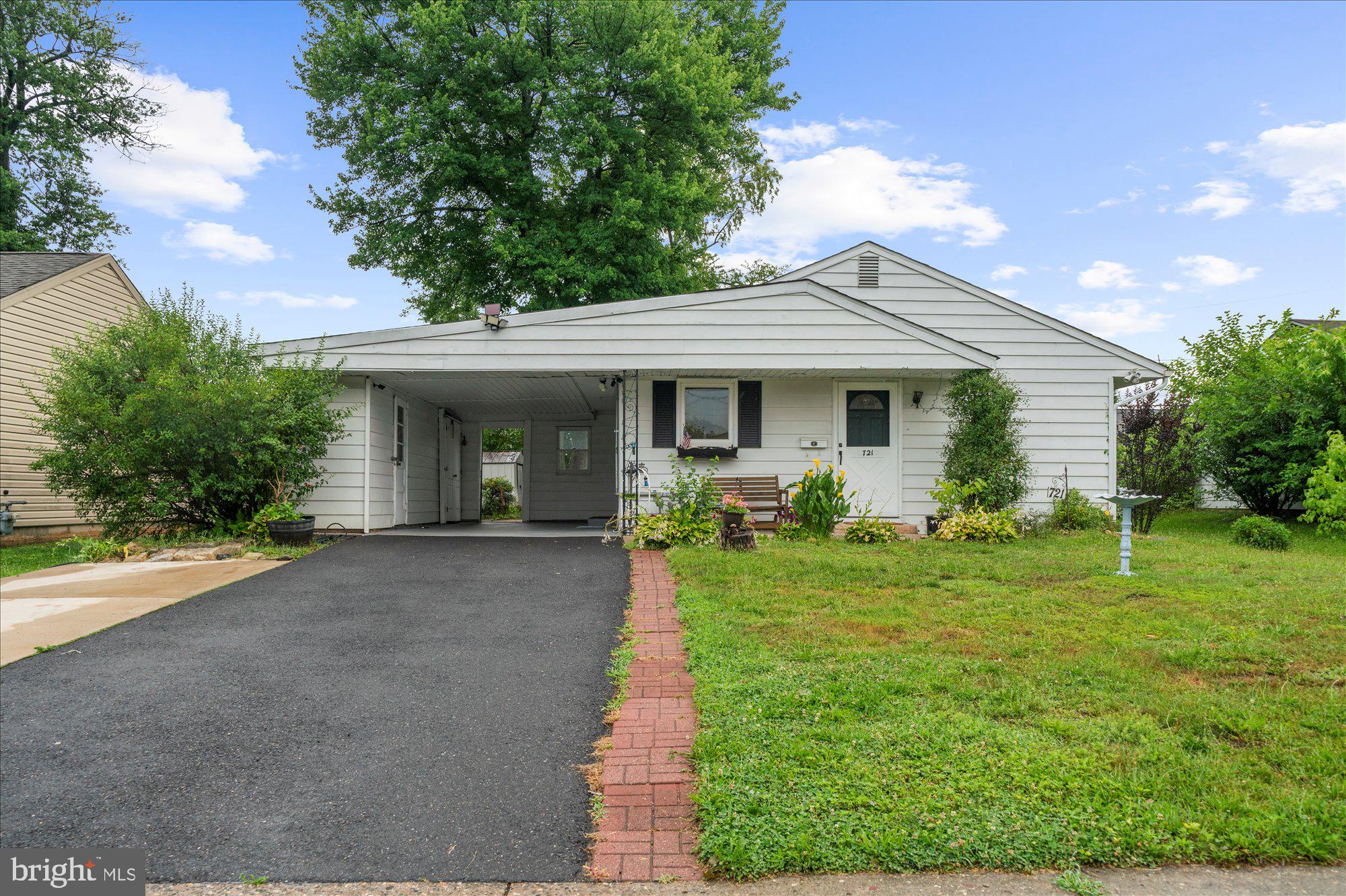 OXFORD VALLEY - Residential