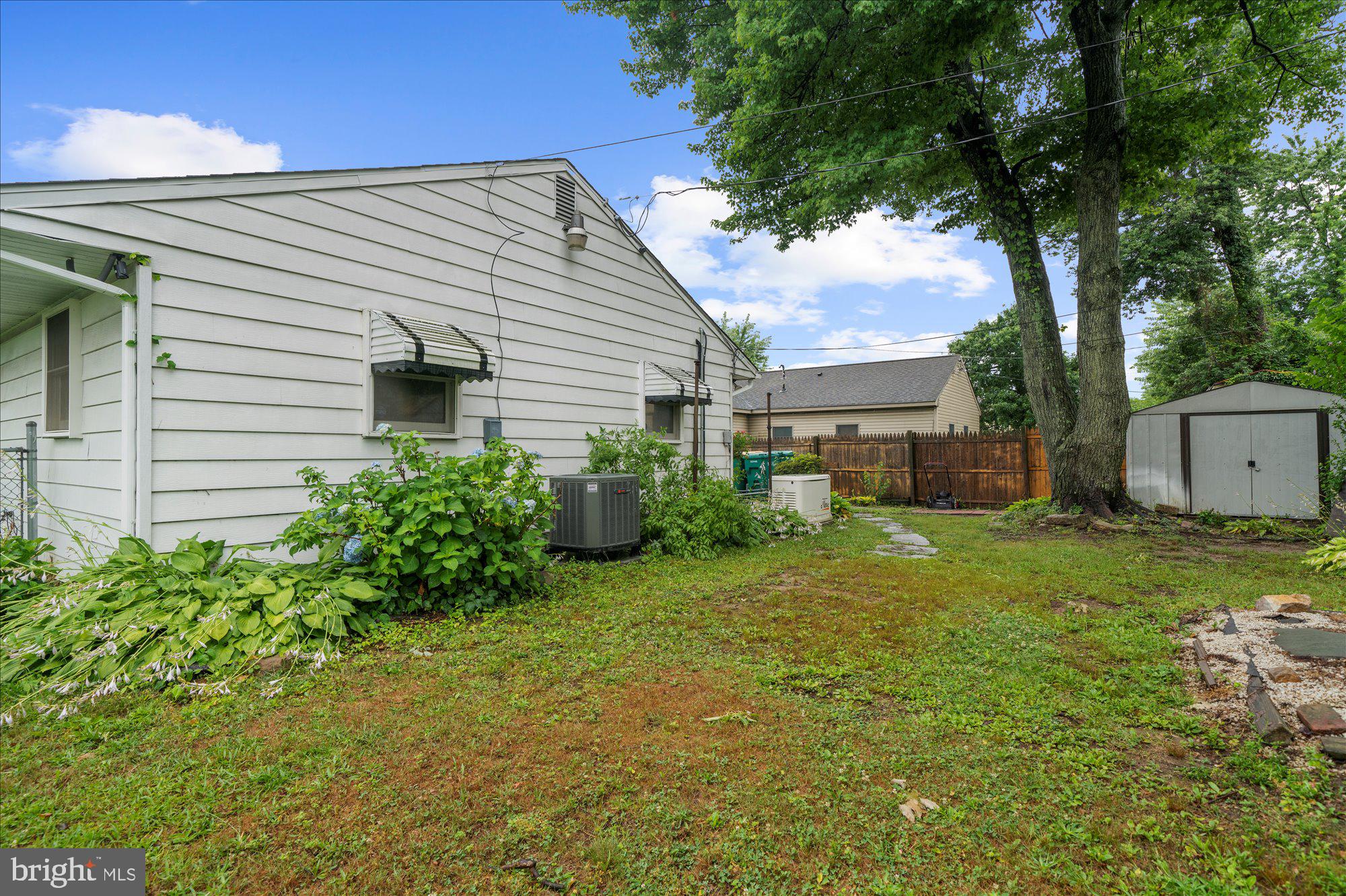 OXFORD VALLEY - Residential
