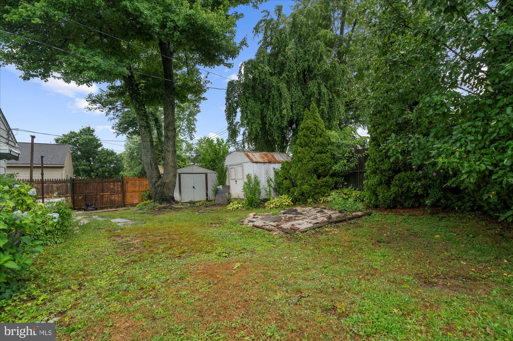 OXFORD VALLEY - Residential