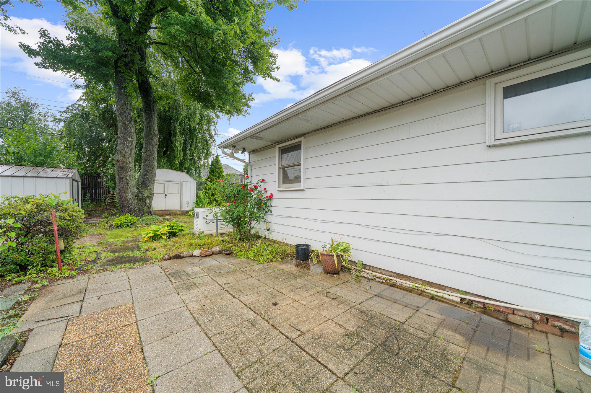 OXFORD VALLEY - Residential