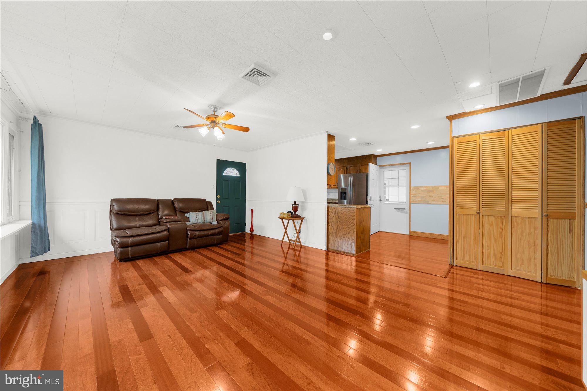 OXFORD VALLEY - Residential