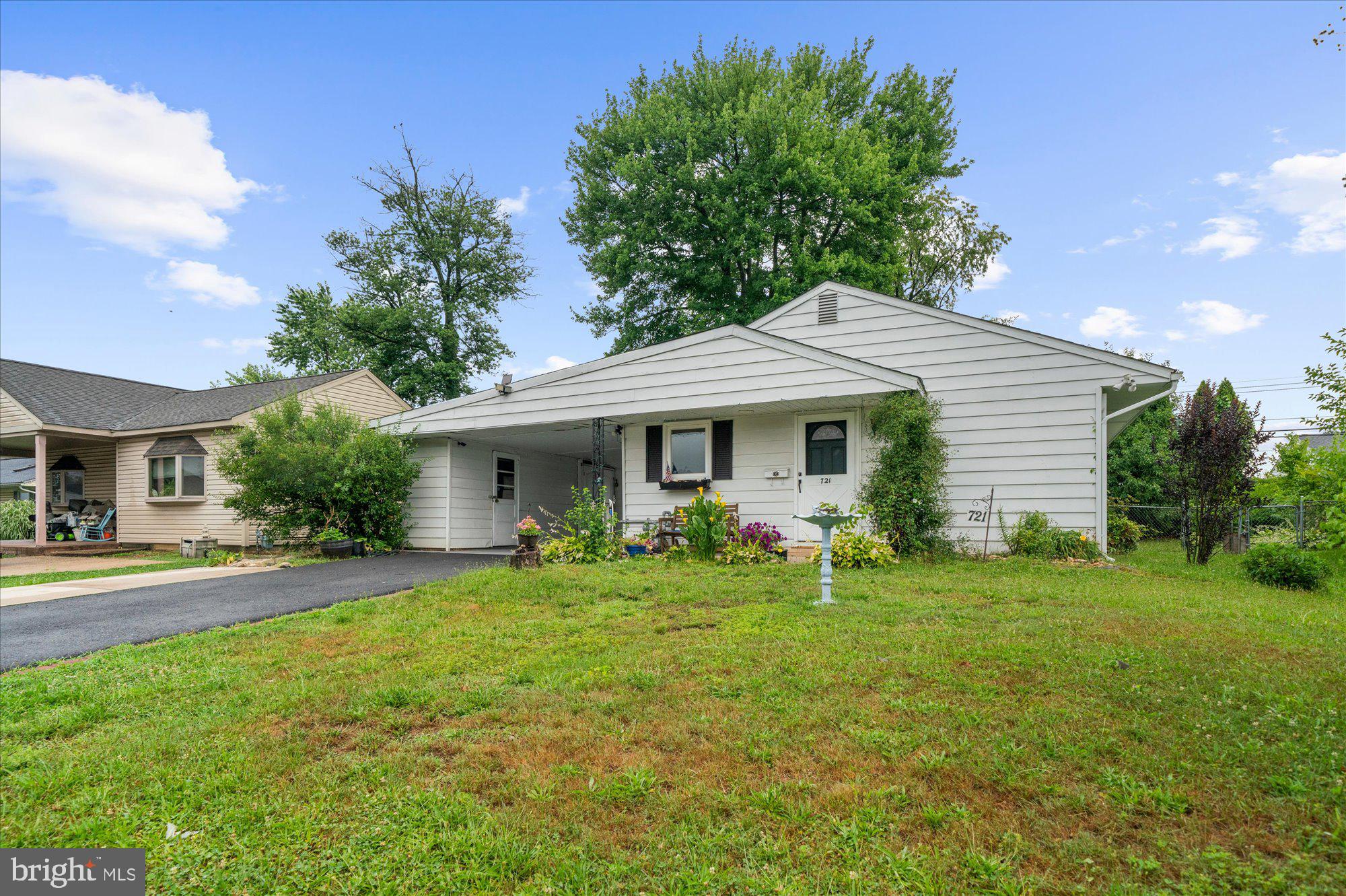 OXFORD VALLEY - Residential