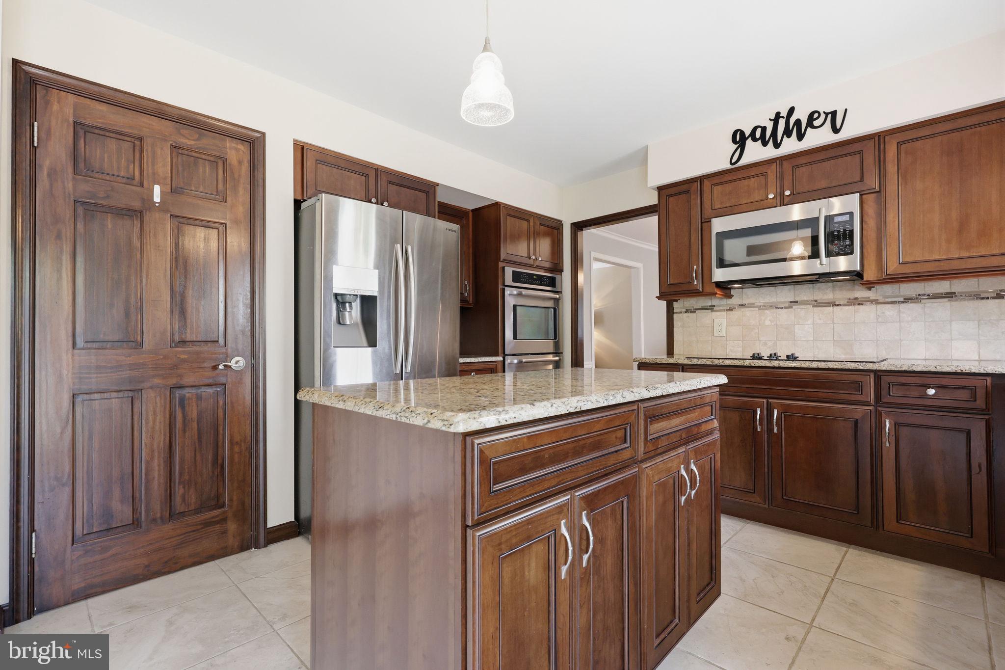 IVY WOODS - Residential