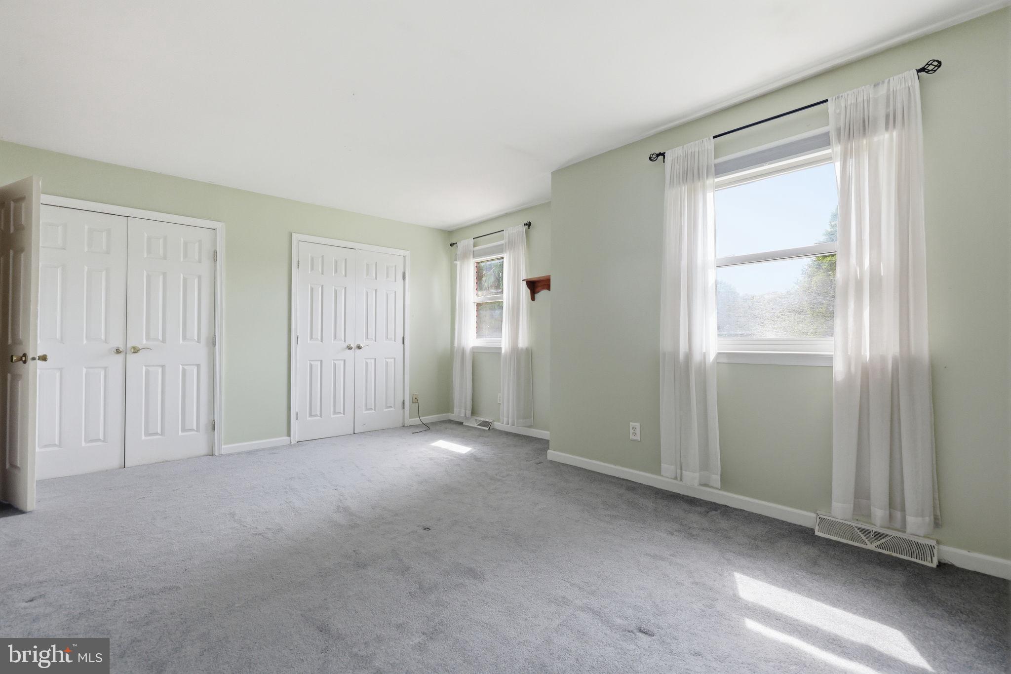 IVY WOODS - Residential