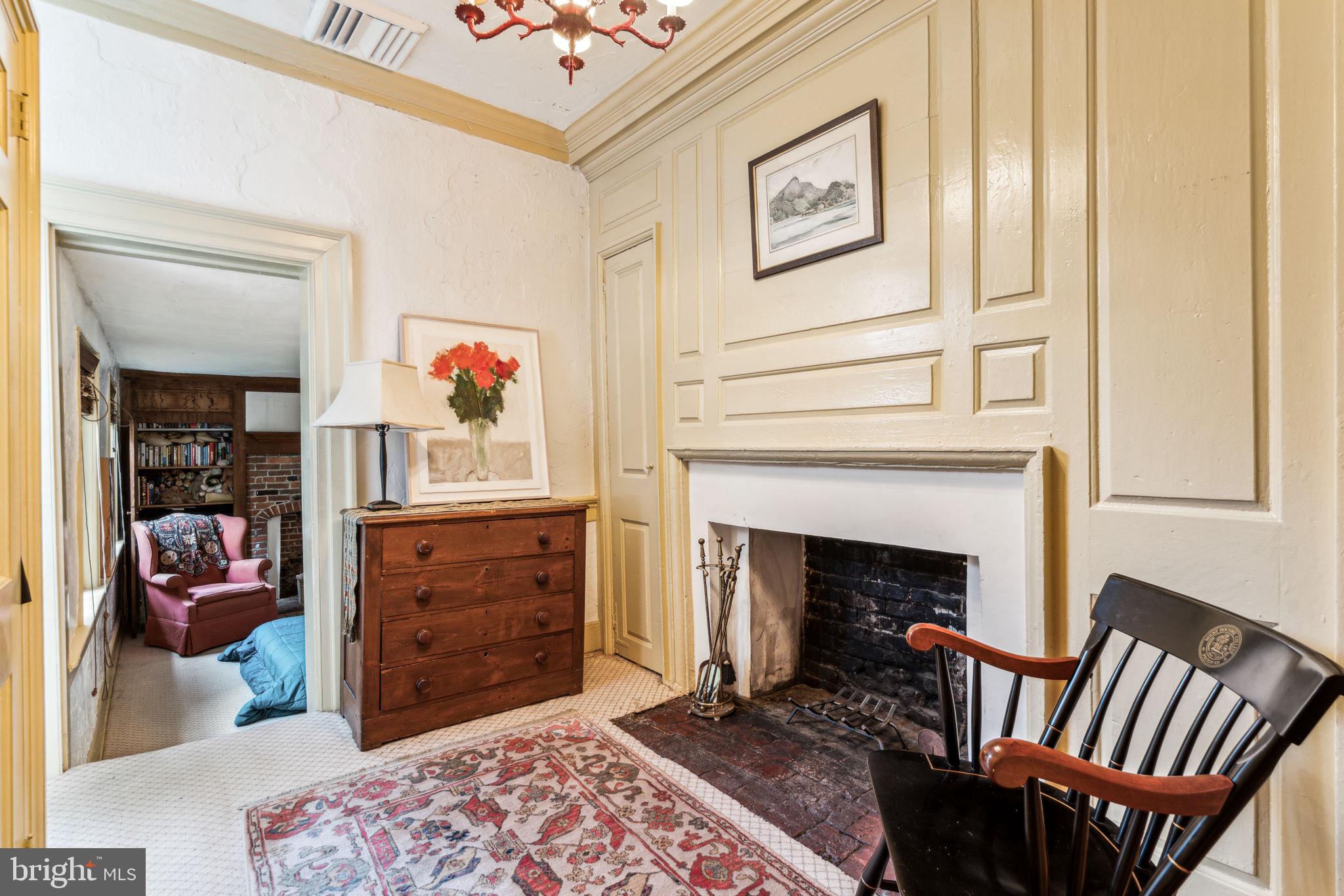 QUEEN VILLAGE - Residential