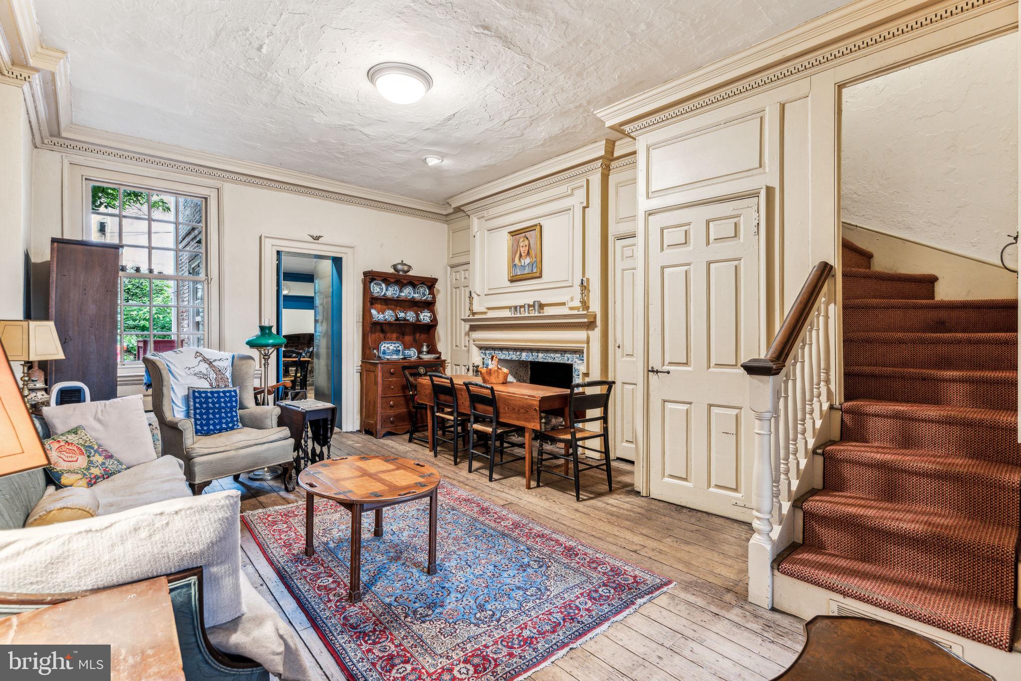 QUEEN VILLAGE - Residential