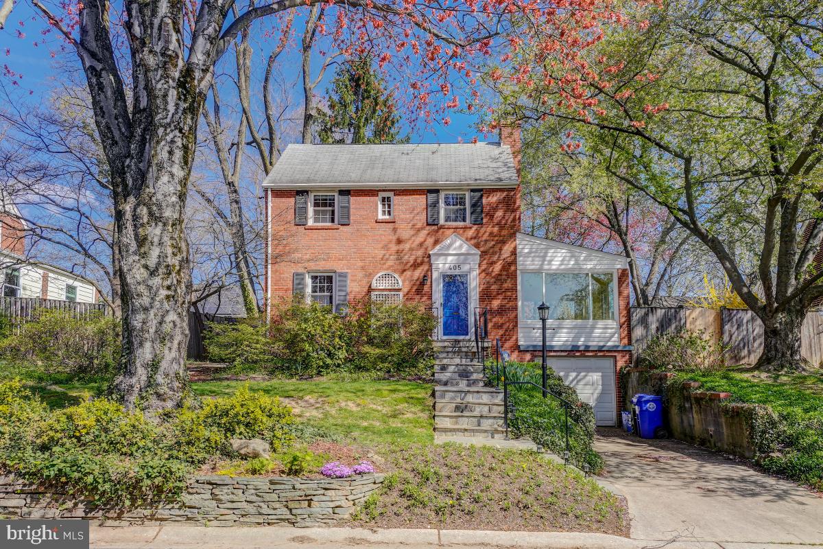 Gorgeous 3BR/ 2BA Colonial conveniently located off Colesville Rd, close to 495, 95 downtown Silver Spring and DC. You will love the fresh paint, gleaming hardwood floors throughout, formal living and dining areas, kitchen with island, lots of upgrades, huge sunroom, fully finished basement with laundry and full bathroom, manicured lawn with rear patio and firepit.  Garage and long driveway, great for off street parking. Pets considered on a case by case basis with pet deposit.