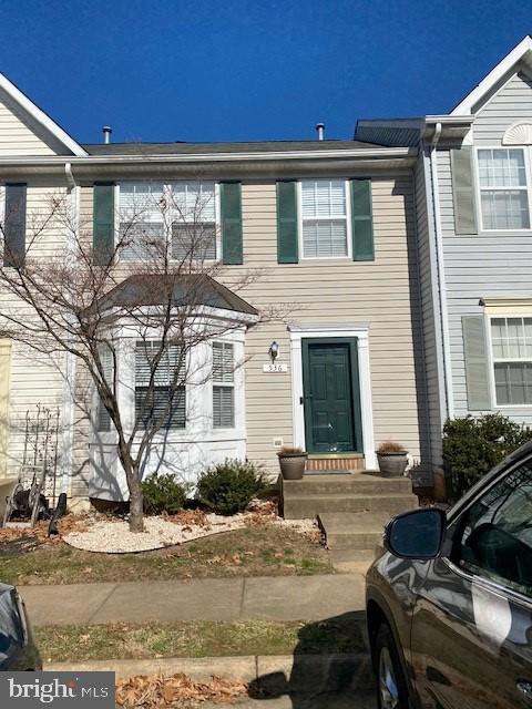 Great 3 BRs, 2 1/2 baths, home with large eat-in kitchen with S/S appliances, granite counters, oak cabinets, pantry closet, the deck has a built in area. Hardwood floors in LR, bay window, Primary bedroom has 2 walk-in closets, two other bedrooms with full hall bathroom, fully finished basement, rec room, den, half bath, gas fireplace, fenced private w/ patio. 2 assigned parking