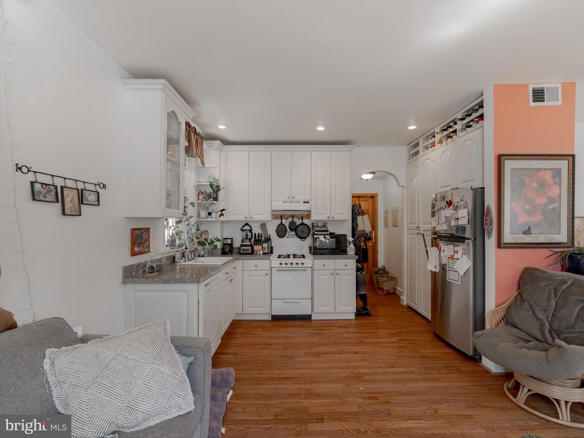 WASHINGTON SQ WEST - Residential Income