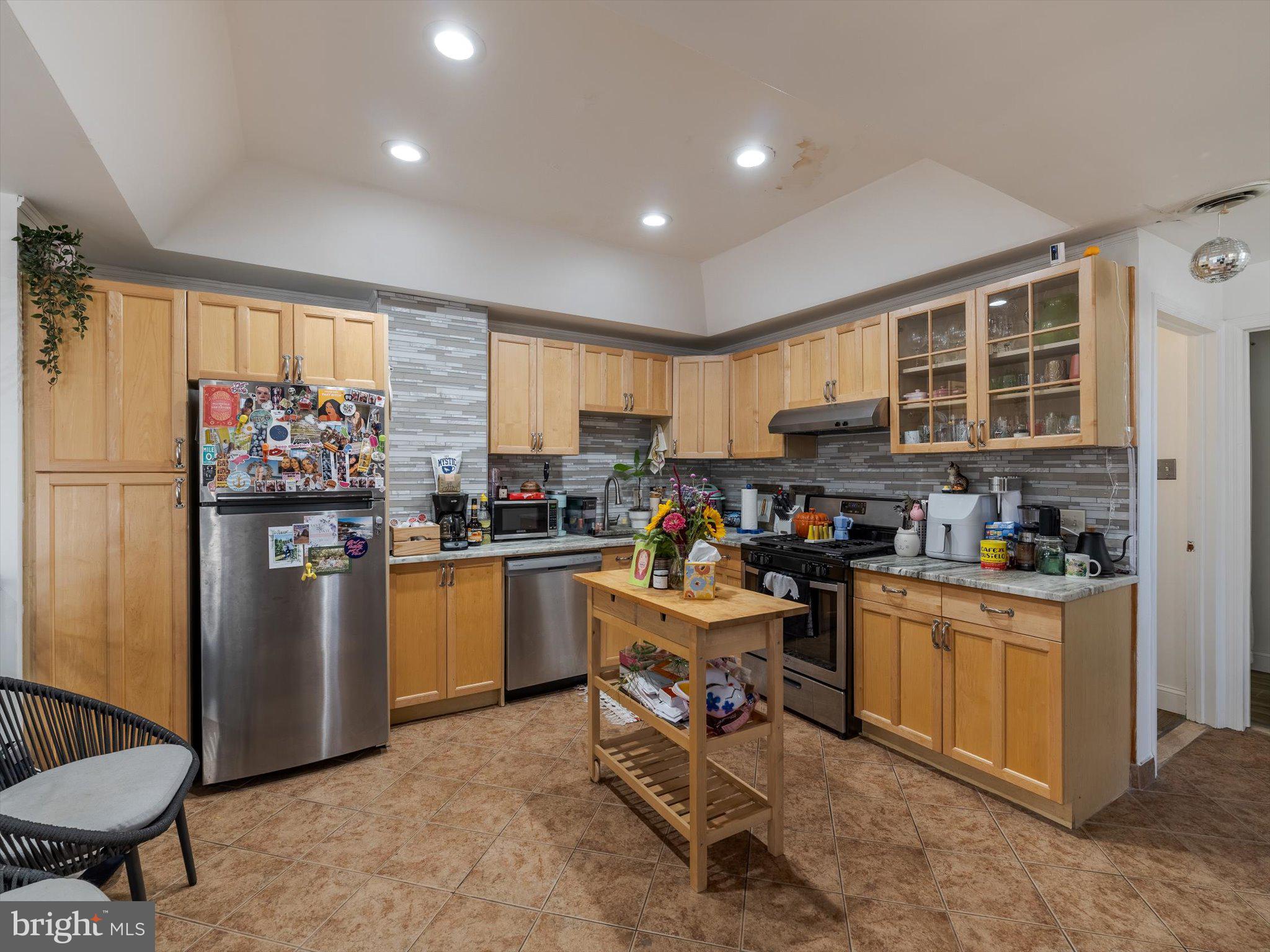 WASHINGTON SQ WEST - Residential Income