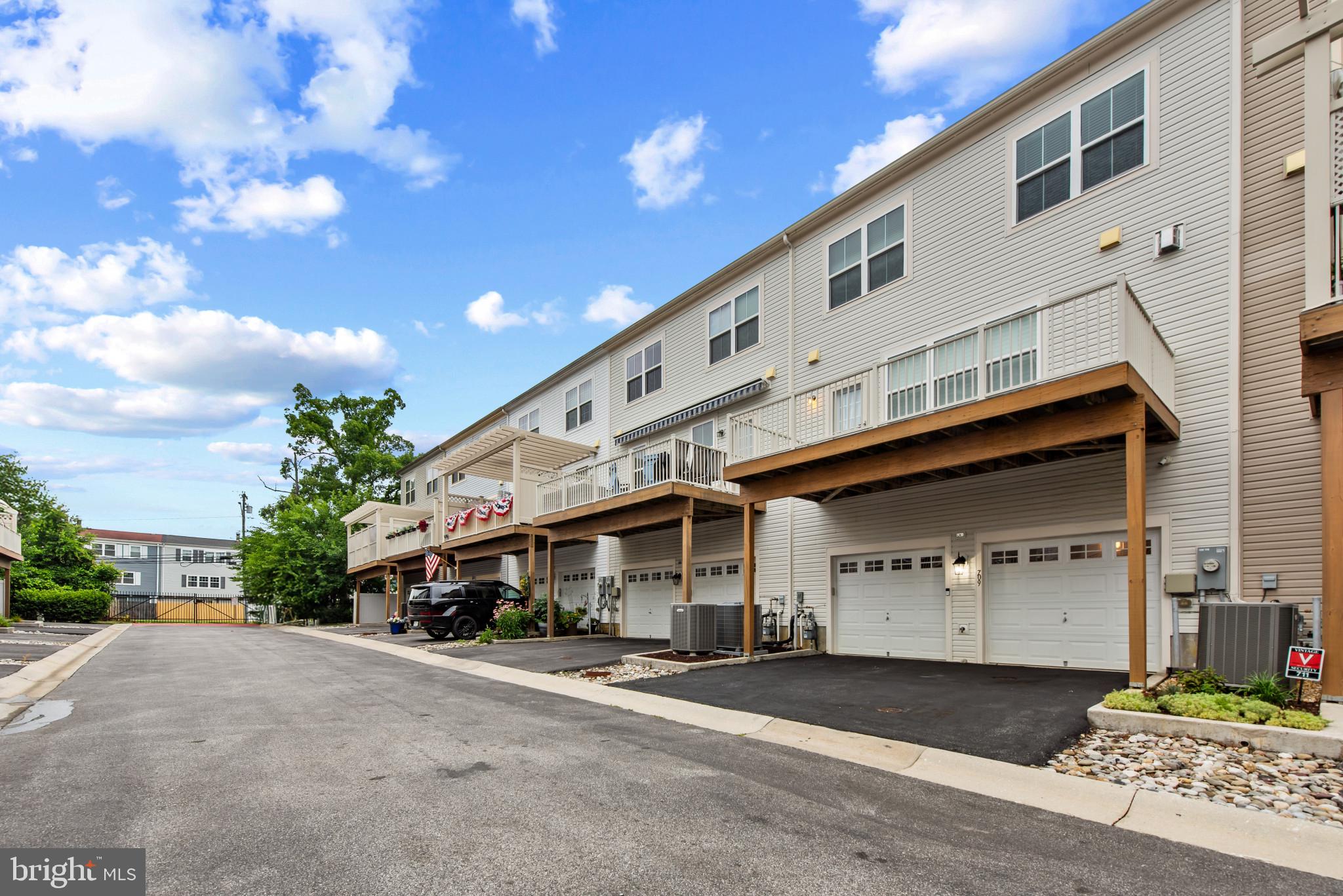 VILLAGE GREENS - Residential