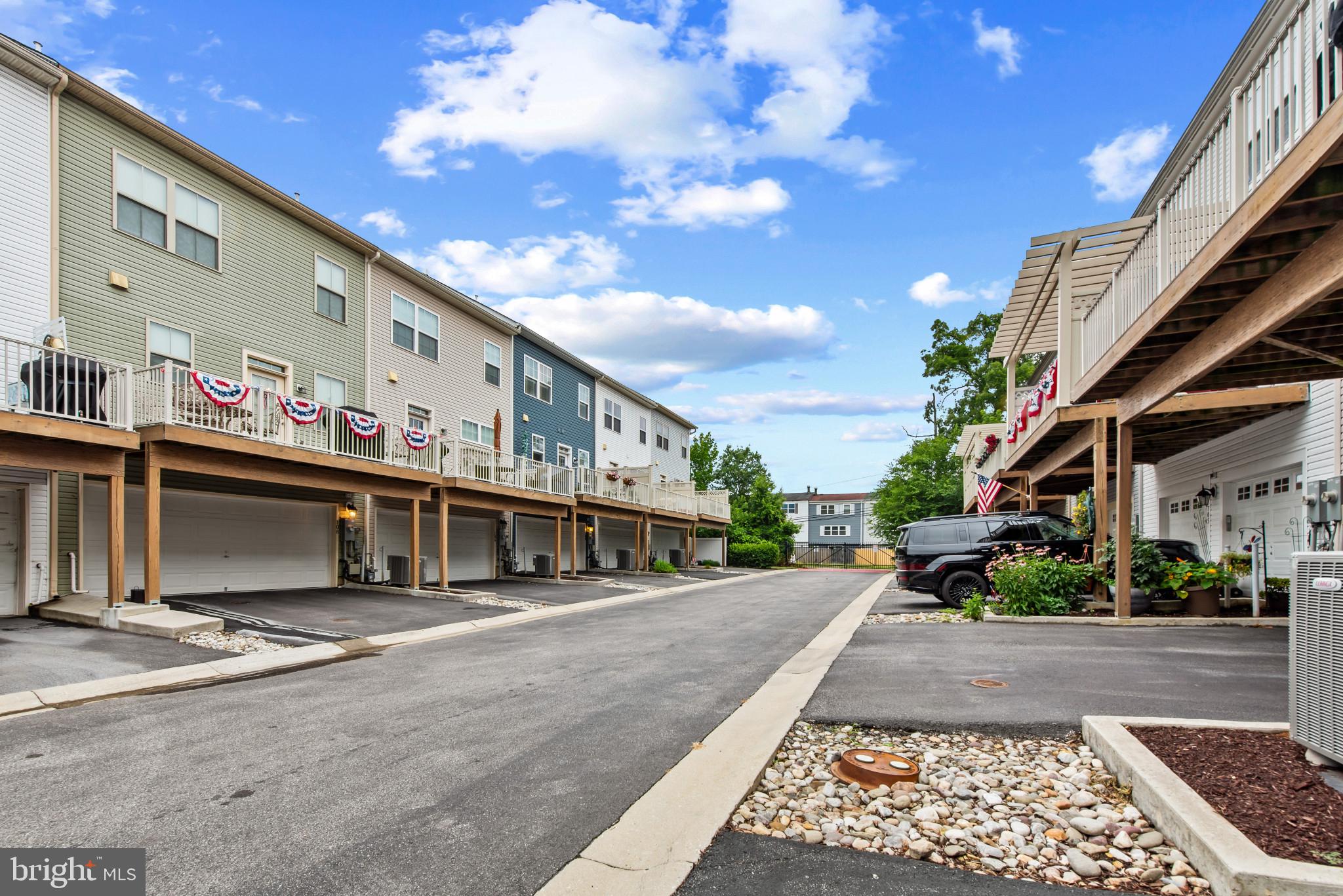 VILLAGE GREENS - Residential