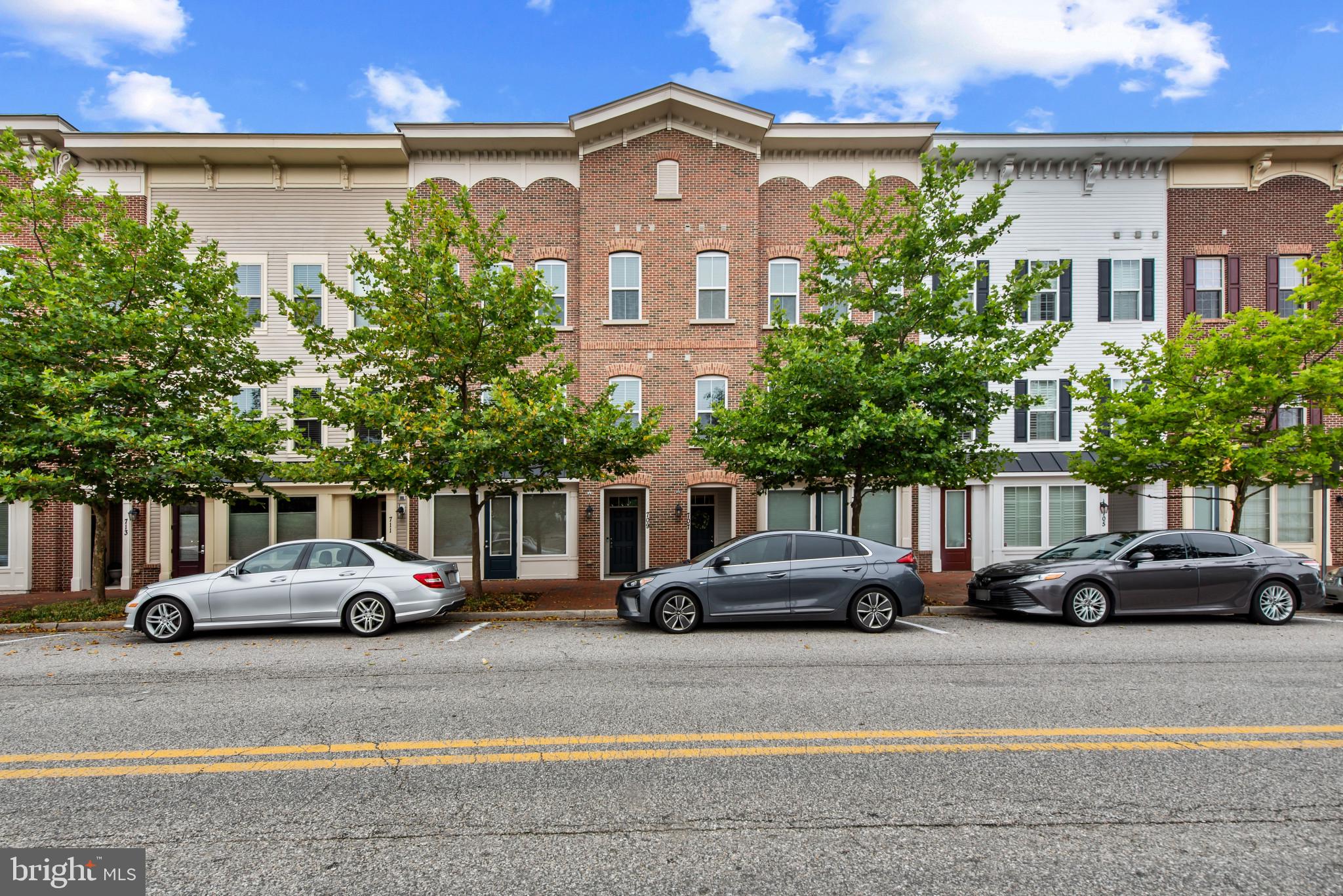 VILLAGE GREENS - Residential