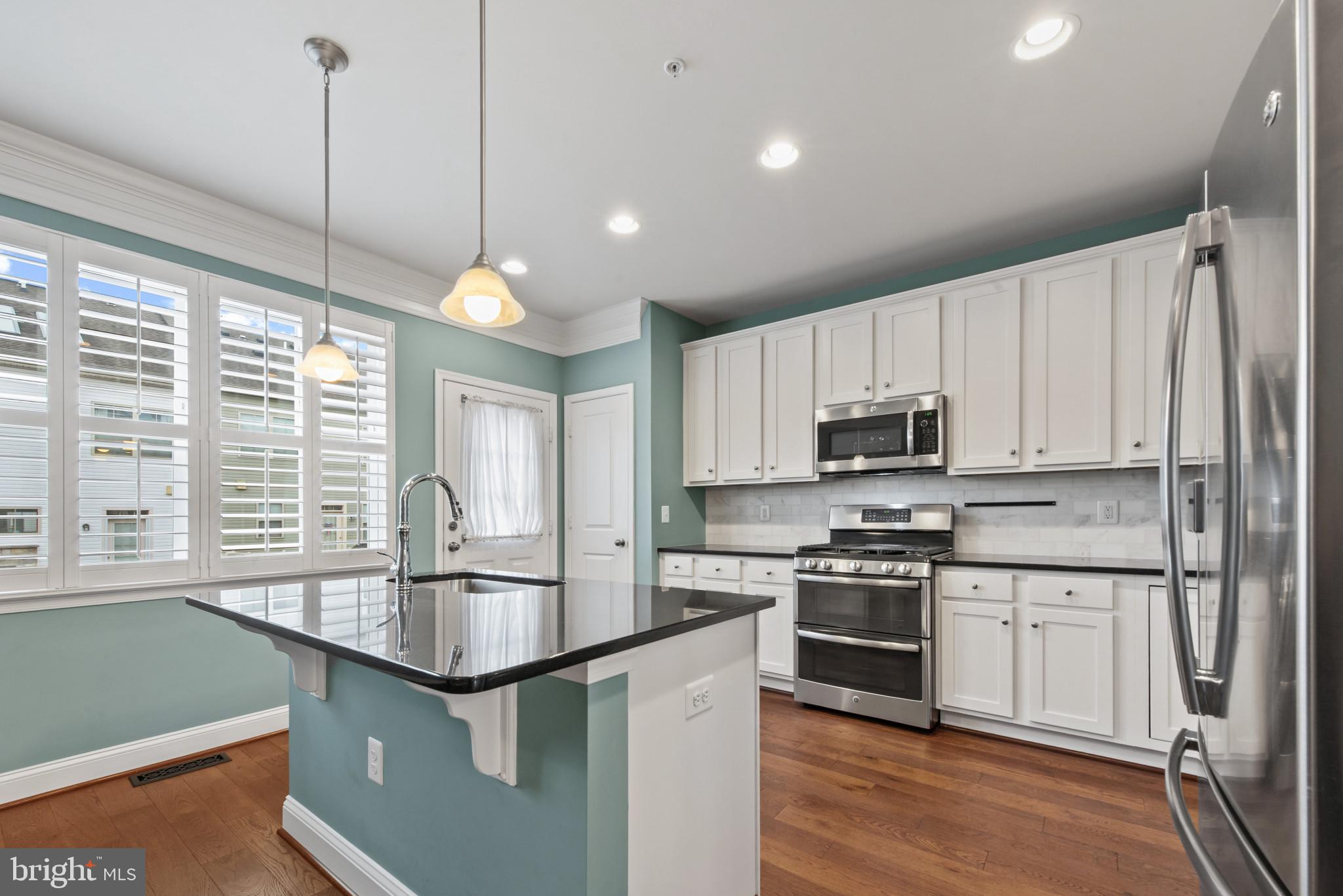 VILLAGE GREENS - Residential