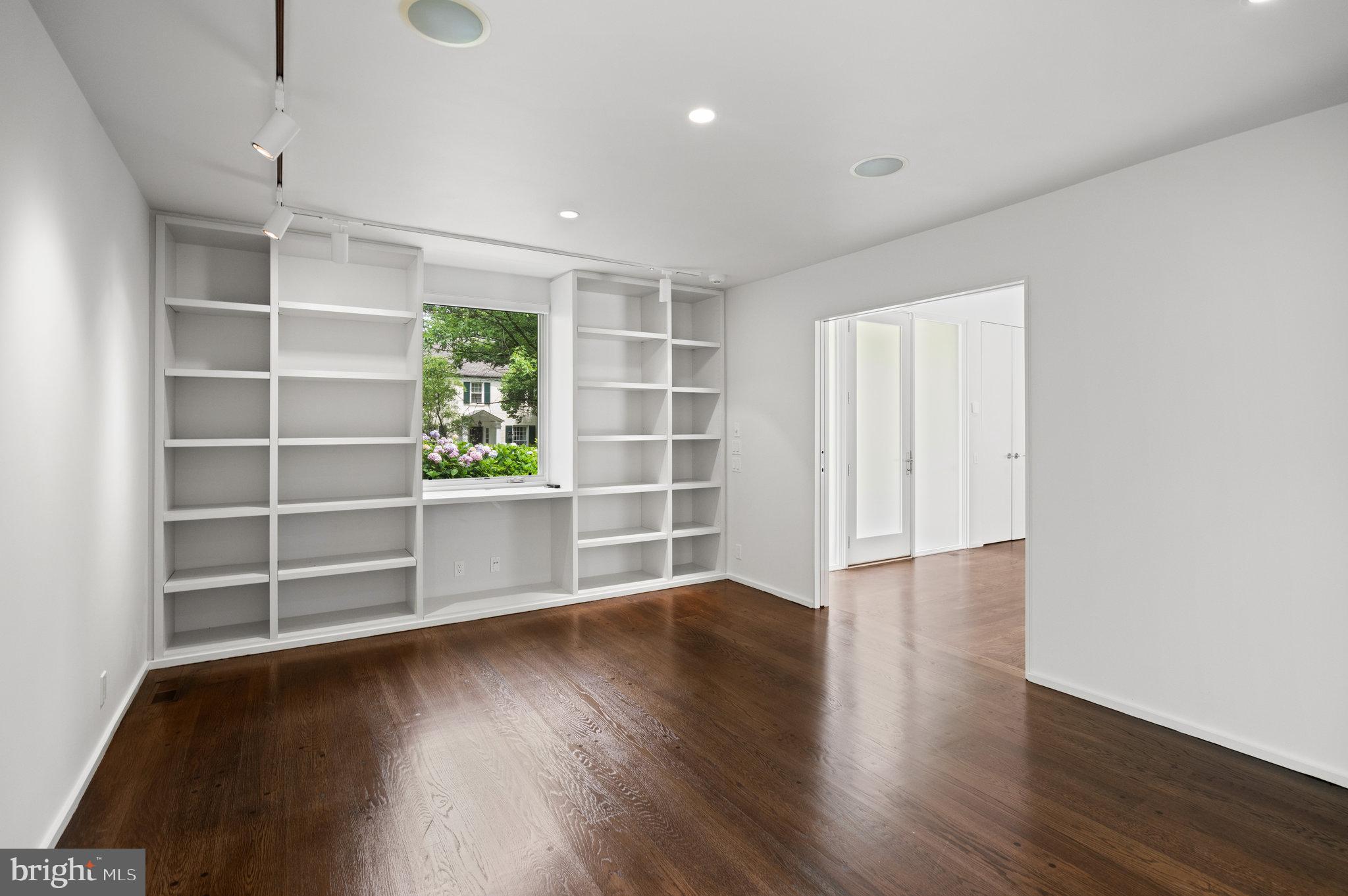 CHEVY CHASE - Residential