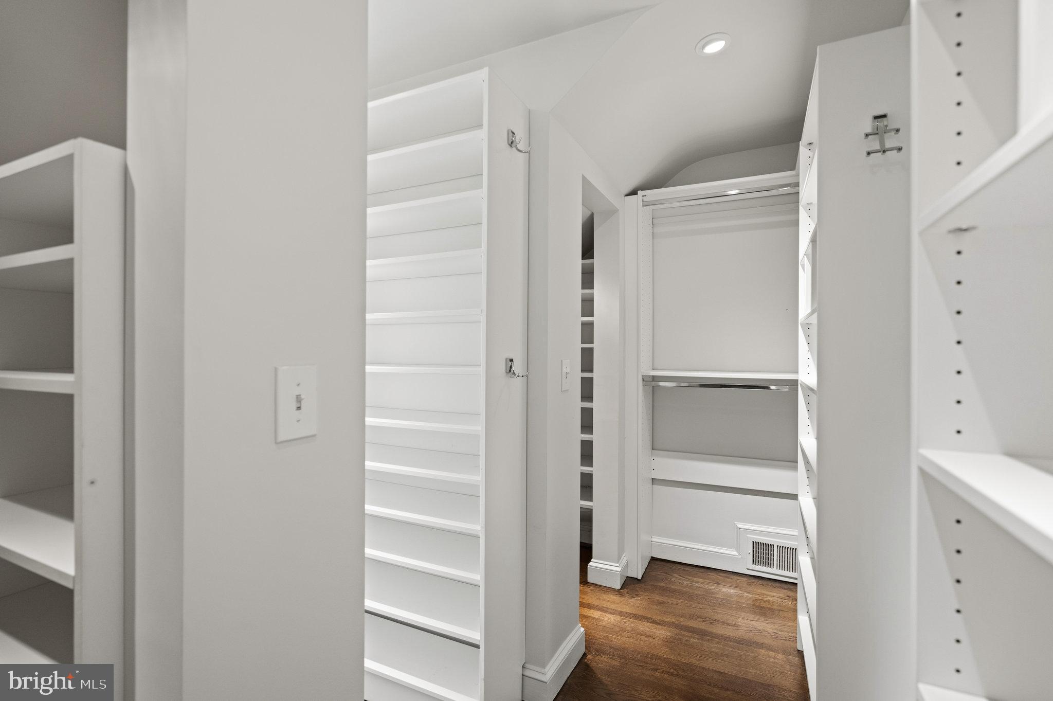 CHEVY CHASE - Residential