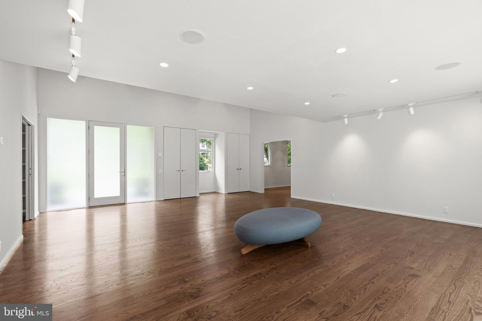 CHEVY CHASE - Residential