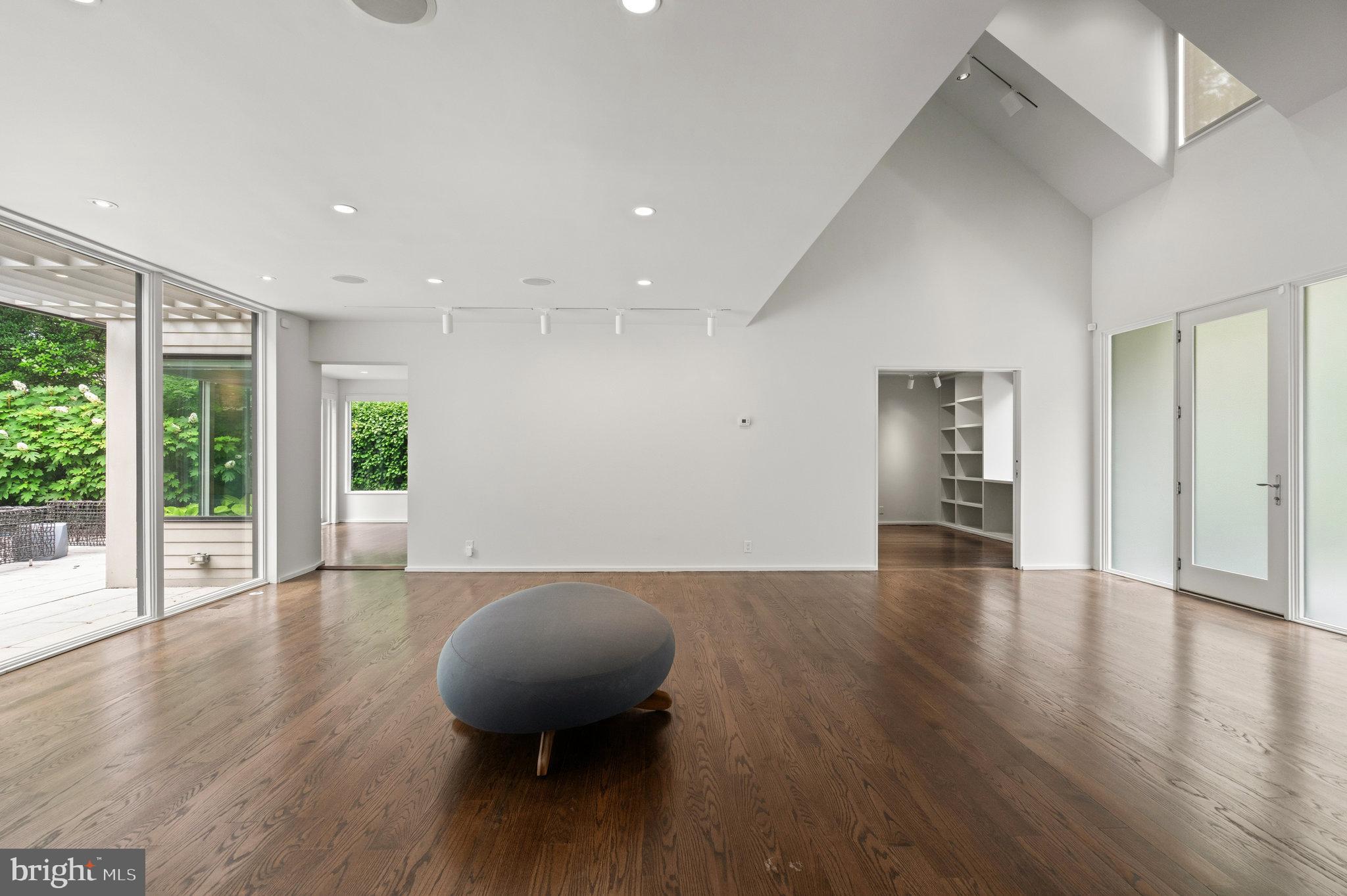 CHEVY CHASE - Residential