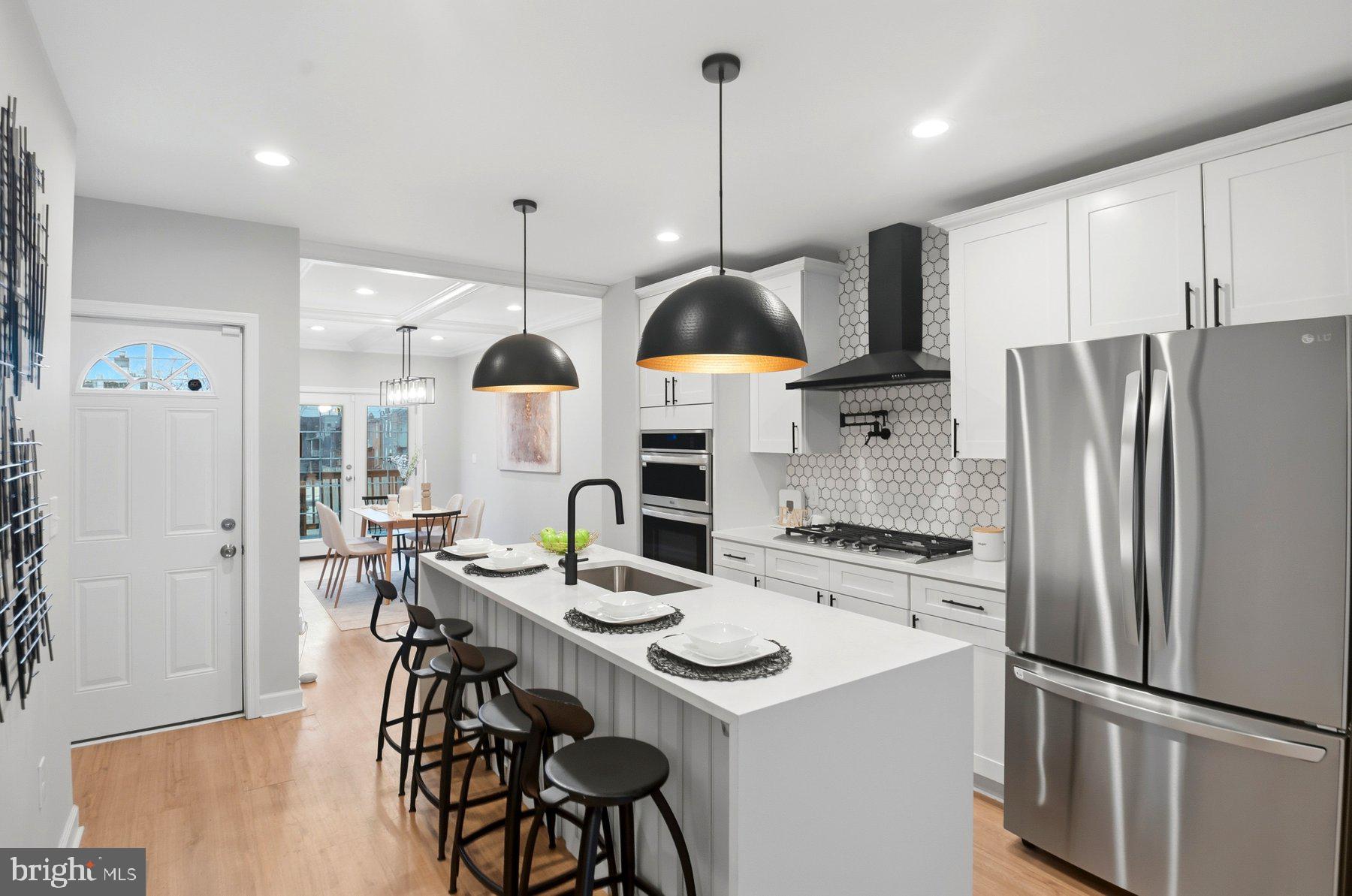 SANDTOWN-WINCHESTER - Residential