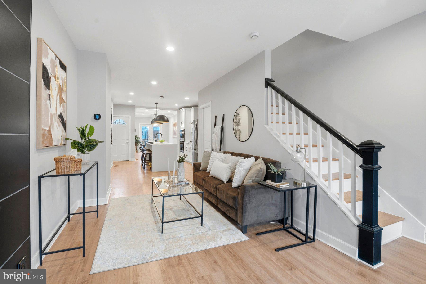 SANDTOWN-WINCHESTER - Residential