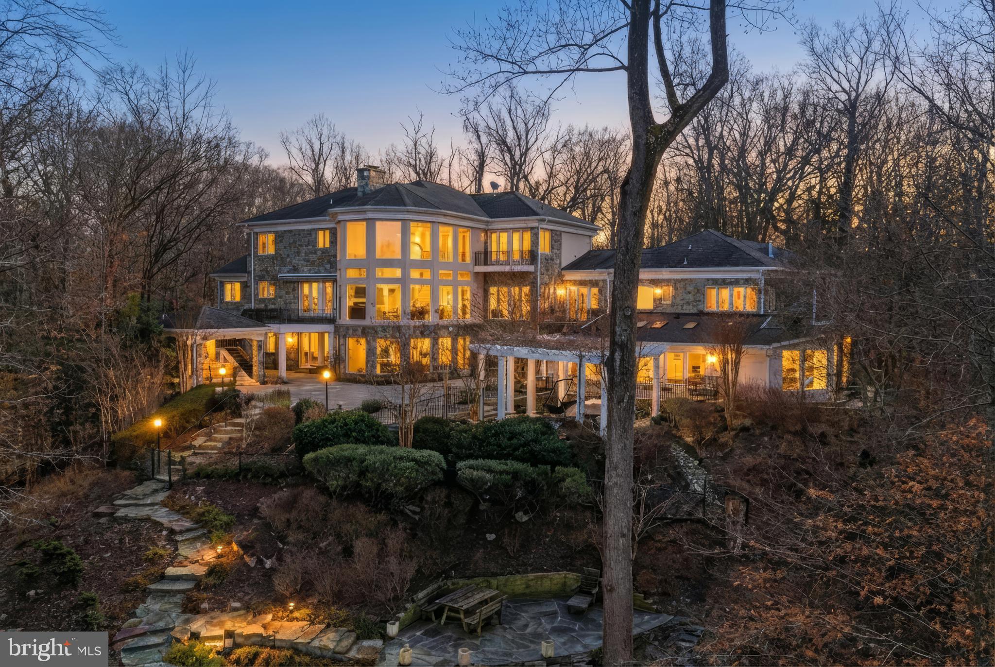 EAGLE ROCK - Residential