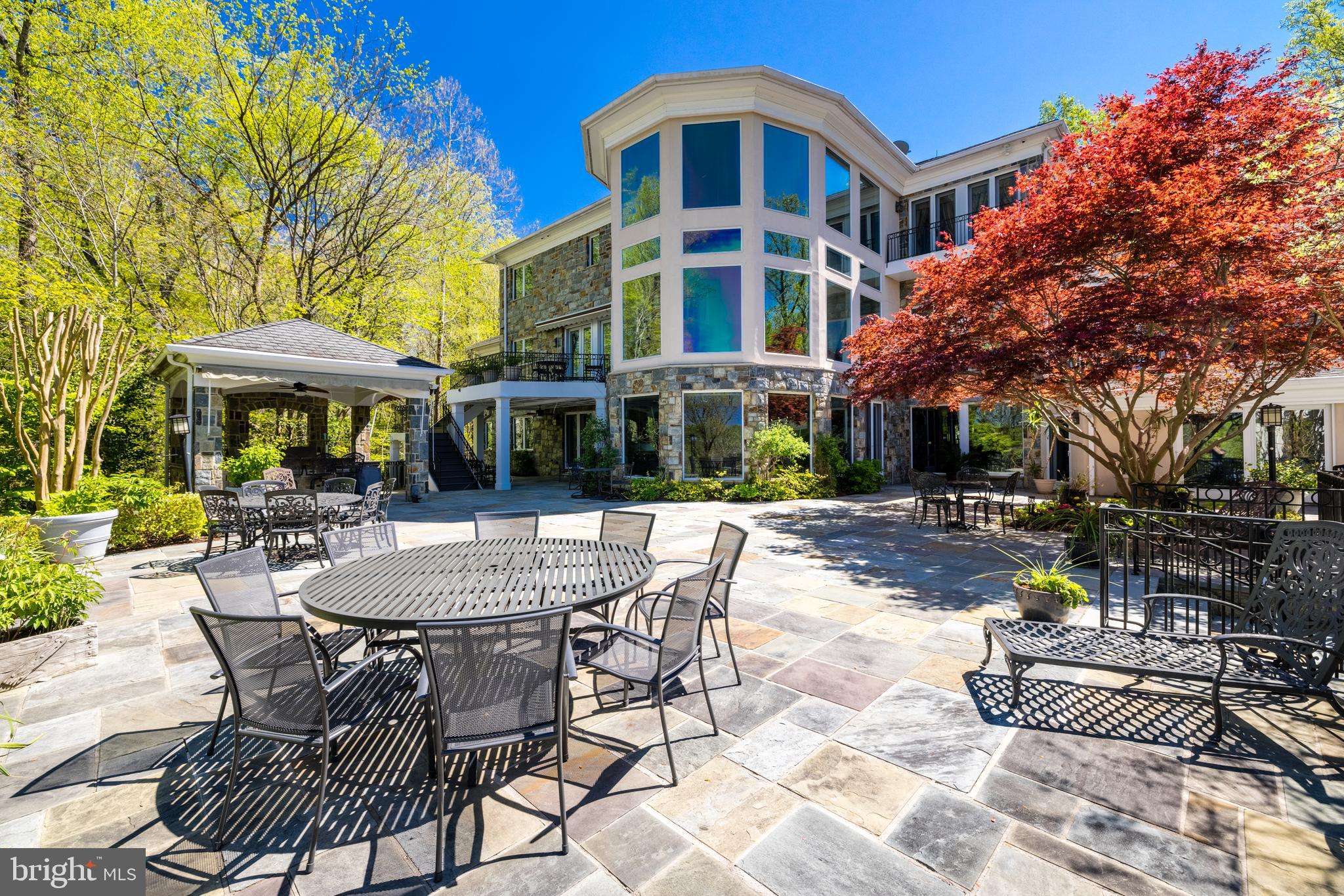EAGLE ROCK - Residential
