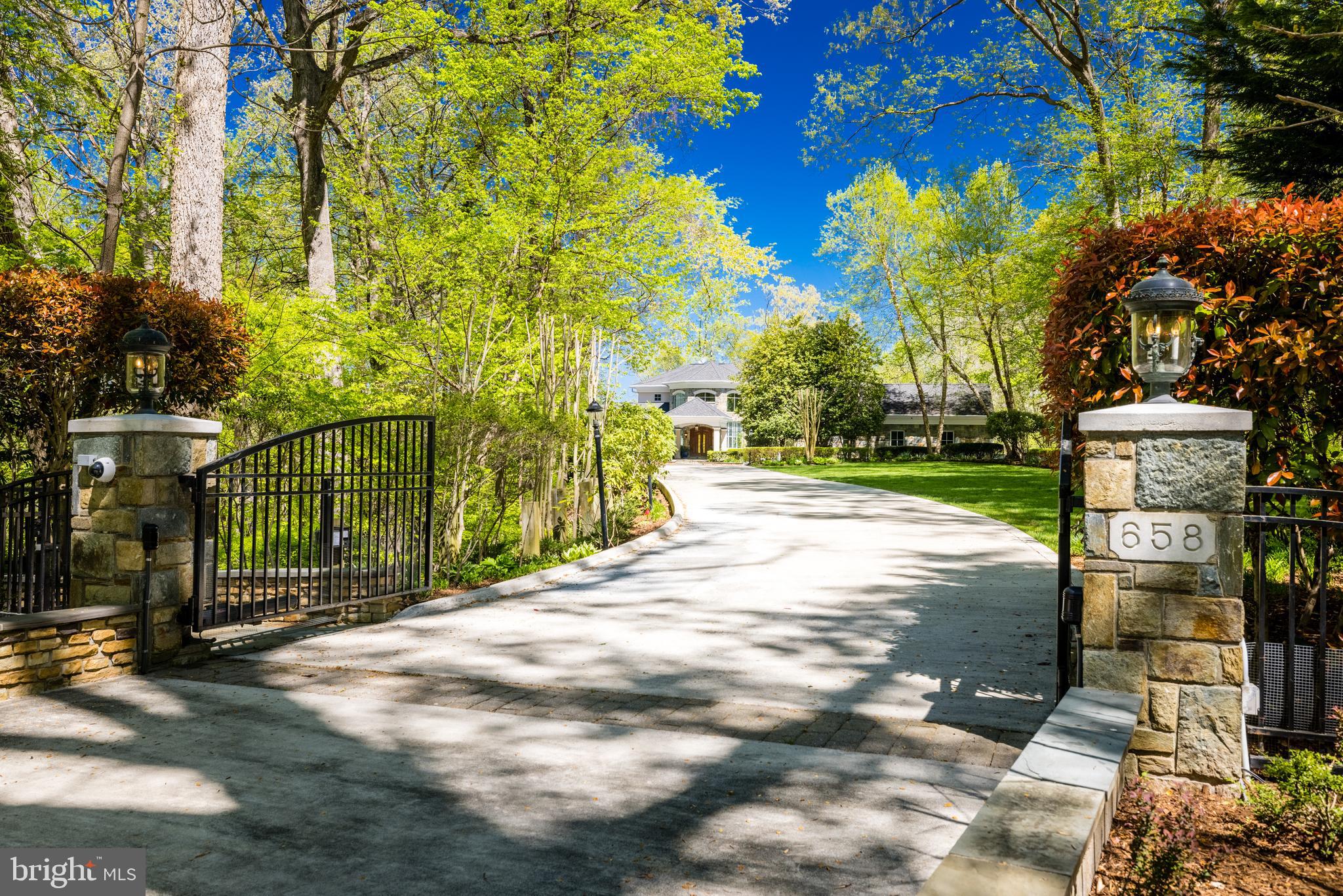 EAGLE ROCK - Residential