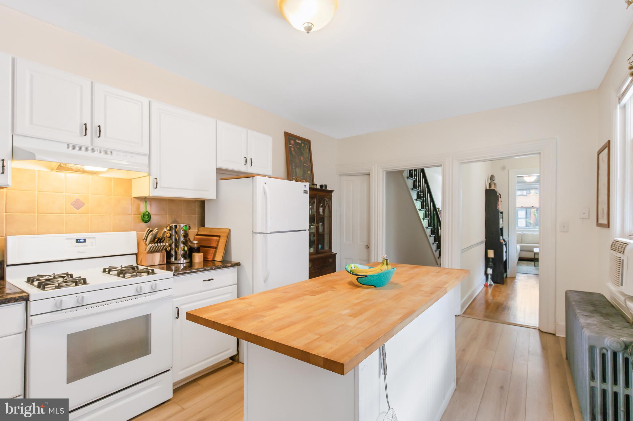 CHESTNUT HILL - Residential