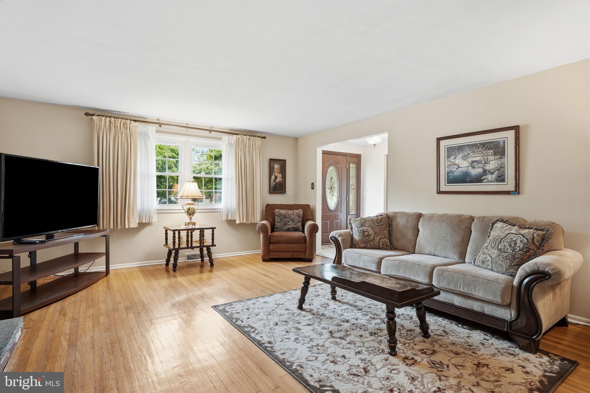 BROAD VIEW FARMS - Residential