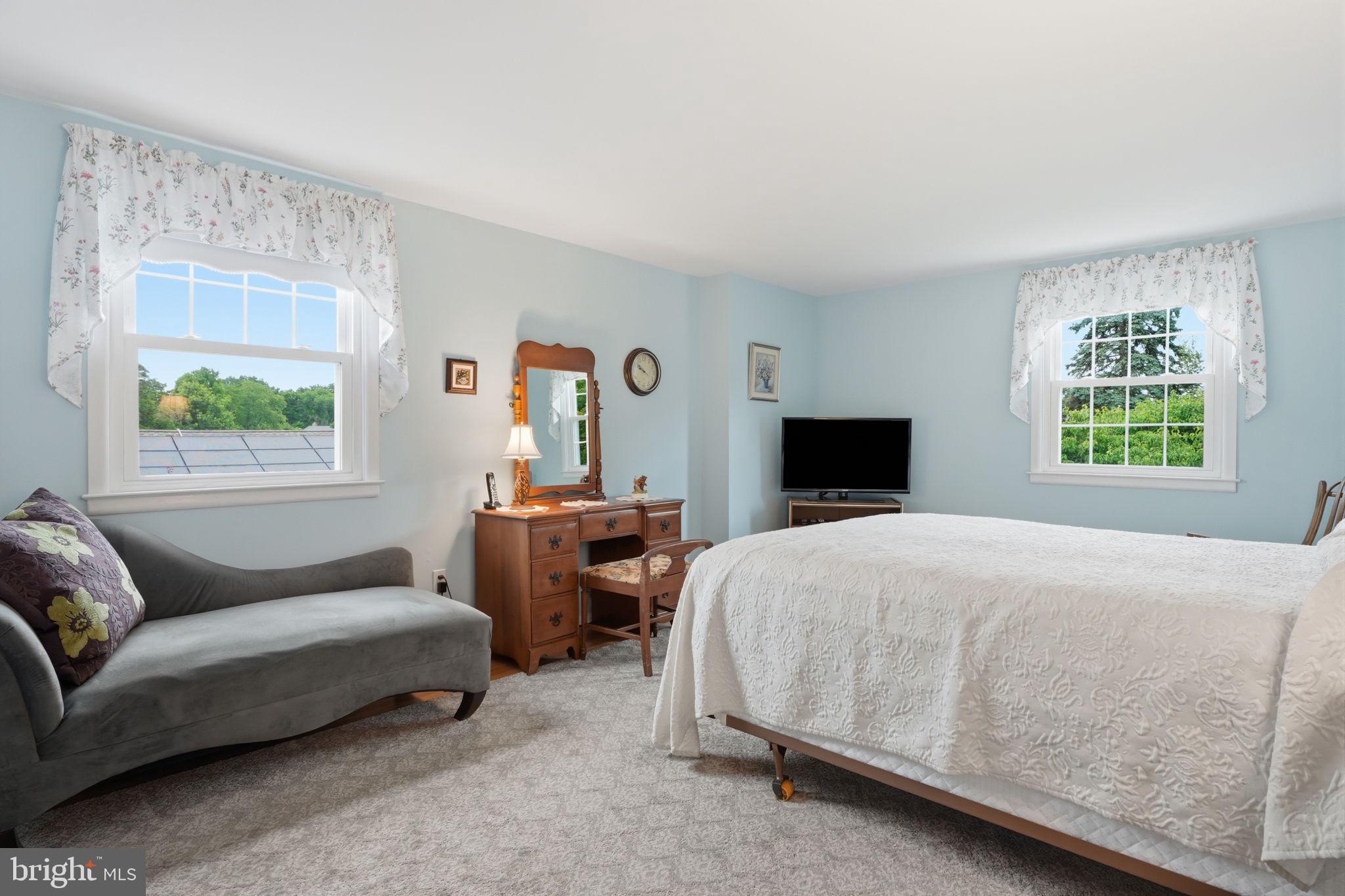 BROAD VIEW FARMS - Residential