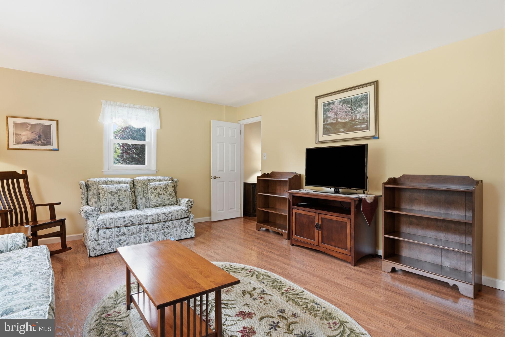 BROAD VIEW FARMS - Residential