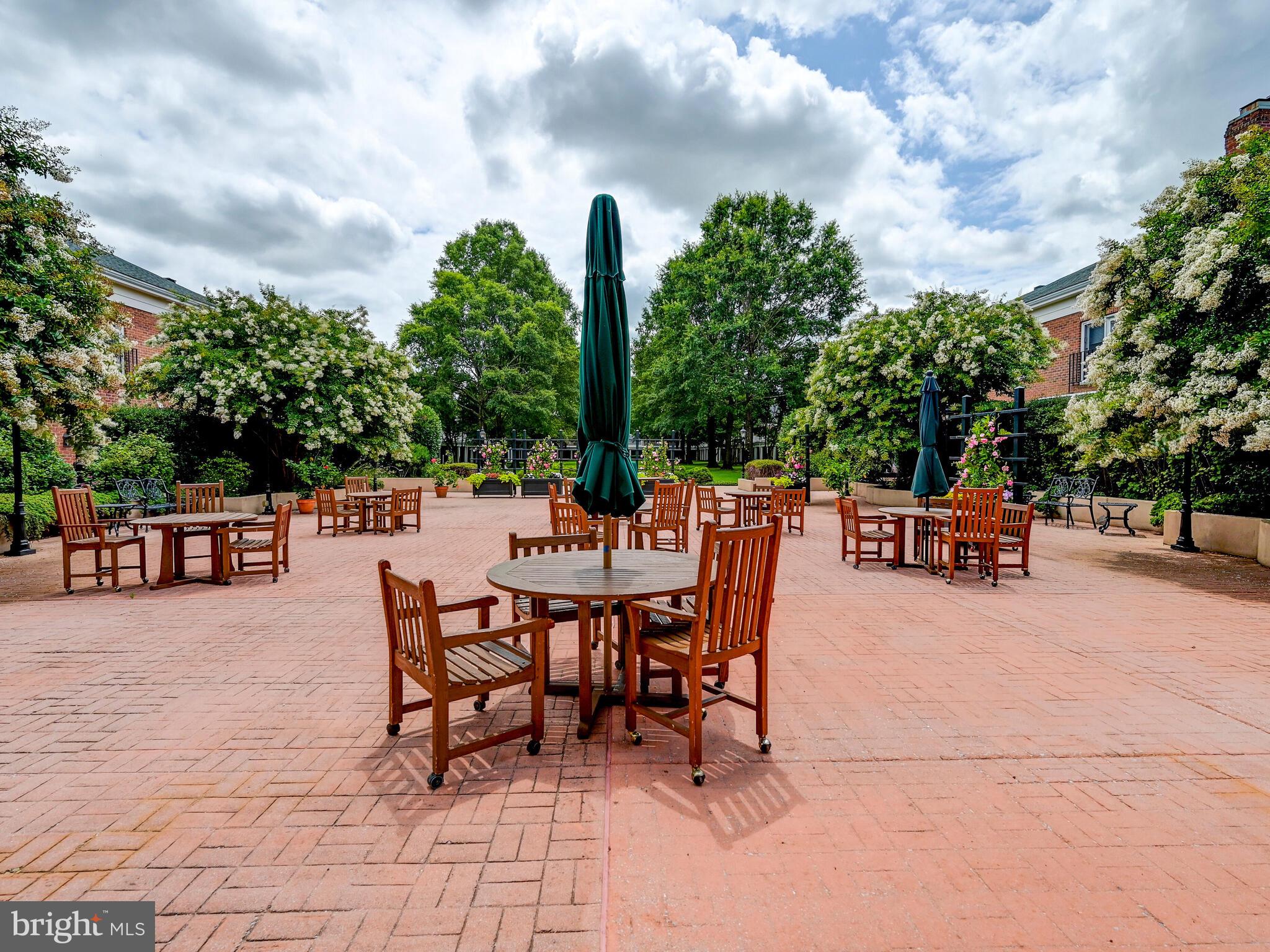 LUTHERVILLE - Residential